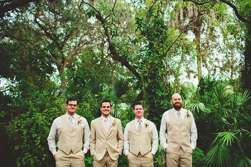 naples-backyard-wedding-photos-068.jpg