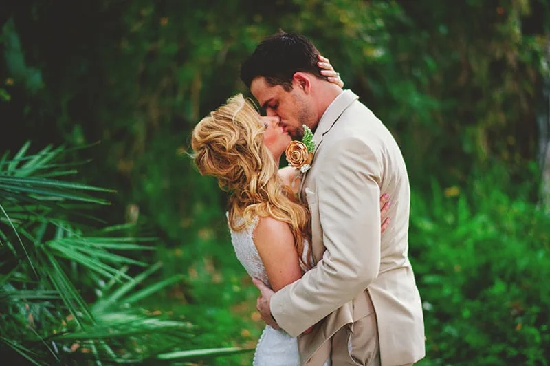 naples-backyard-wedding-photos-088.jpg