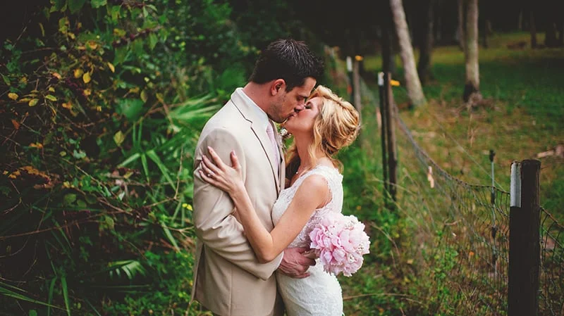 naples-backyard-wedding-photos-090.jpg
