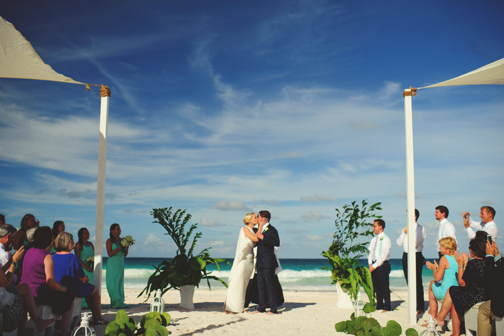 ocean view club wedding : first kiss