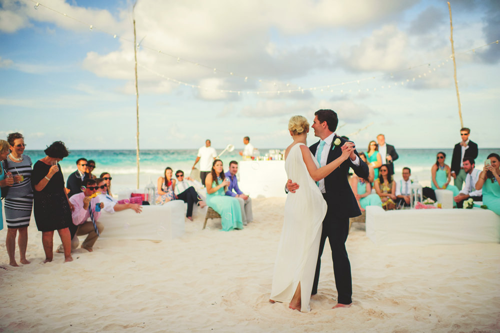 ocean view club wedding : bride and groom first dance