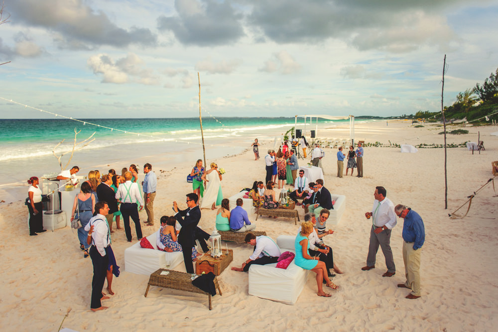 ocean view club wedding : guests on the beach