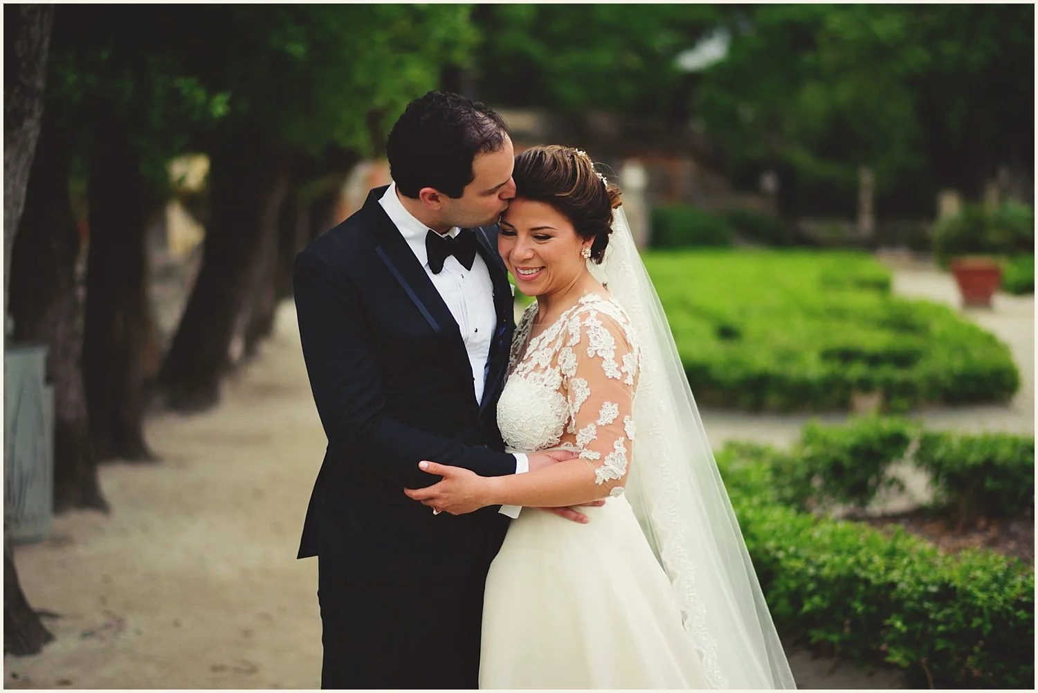 vizcaya-museum-romantic-wedding-_0054.jpg