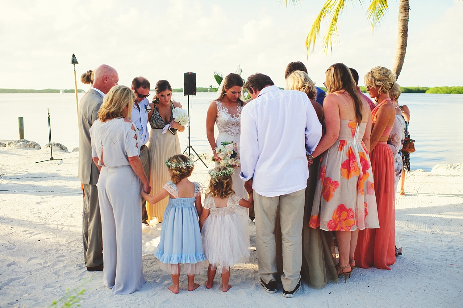 pierre's restaurant wedding: family praying