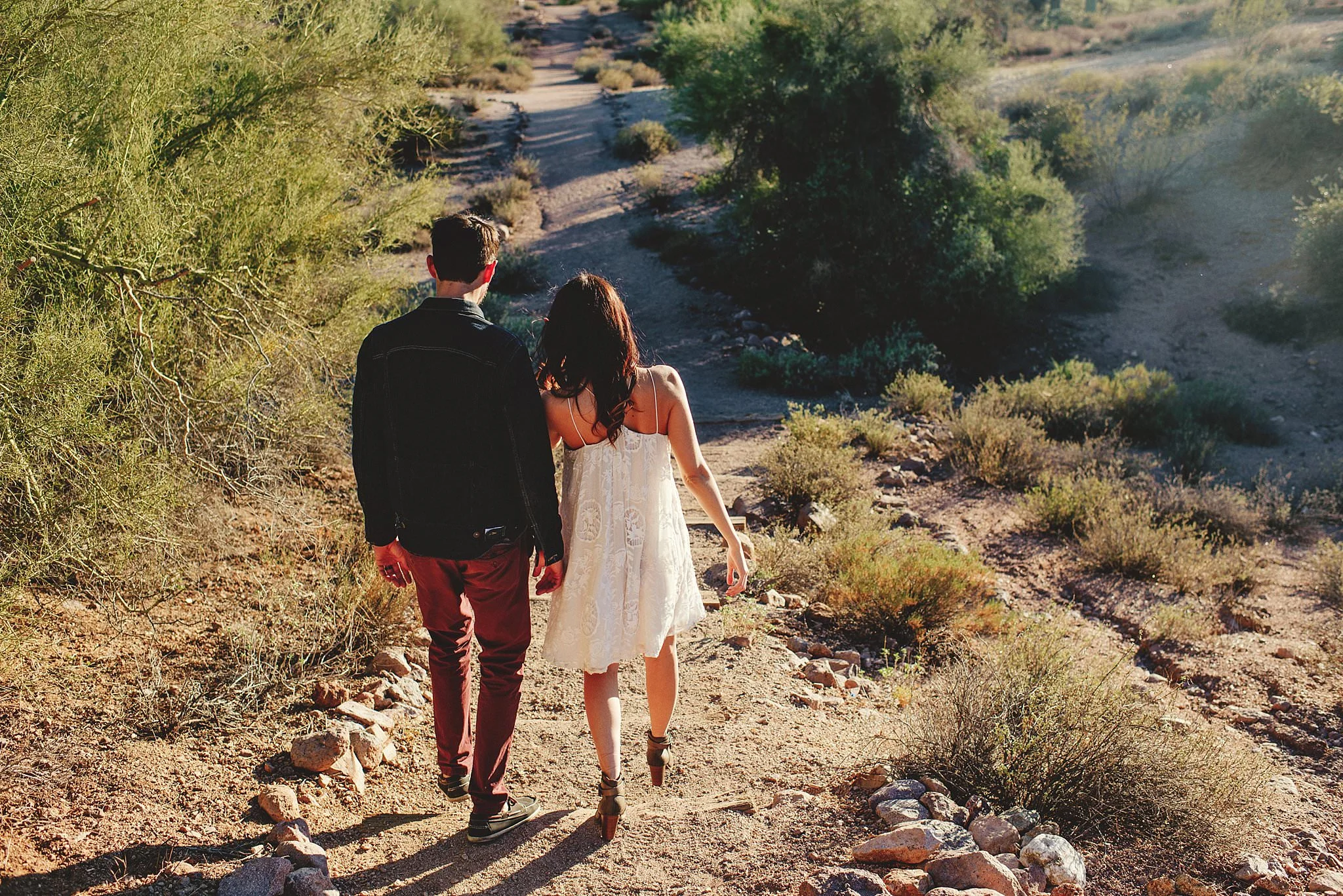 superstition-mountains-desert-engagement-photos-0002.jpg