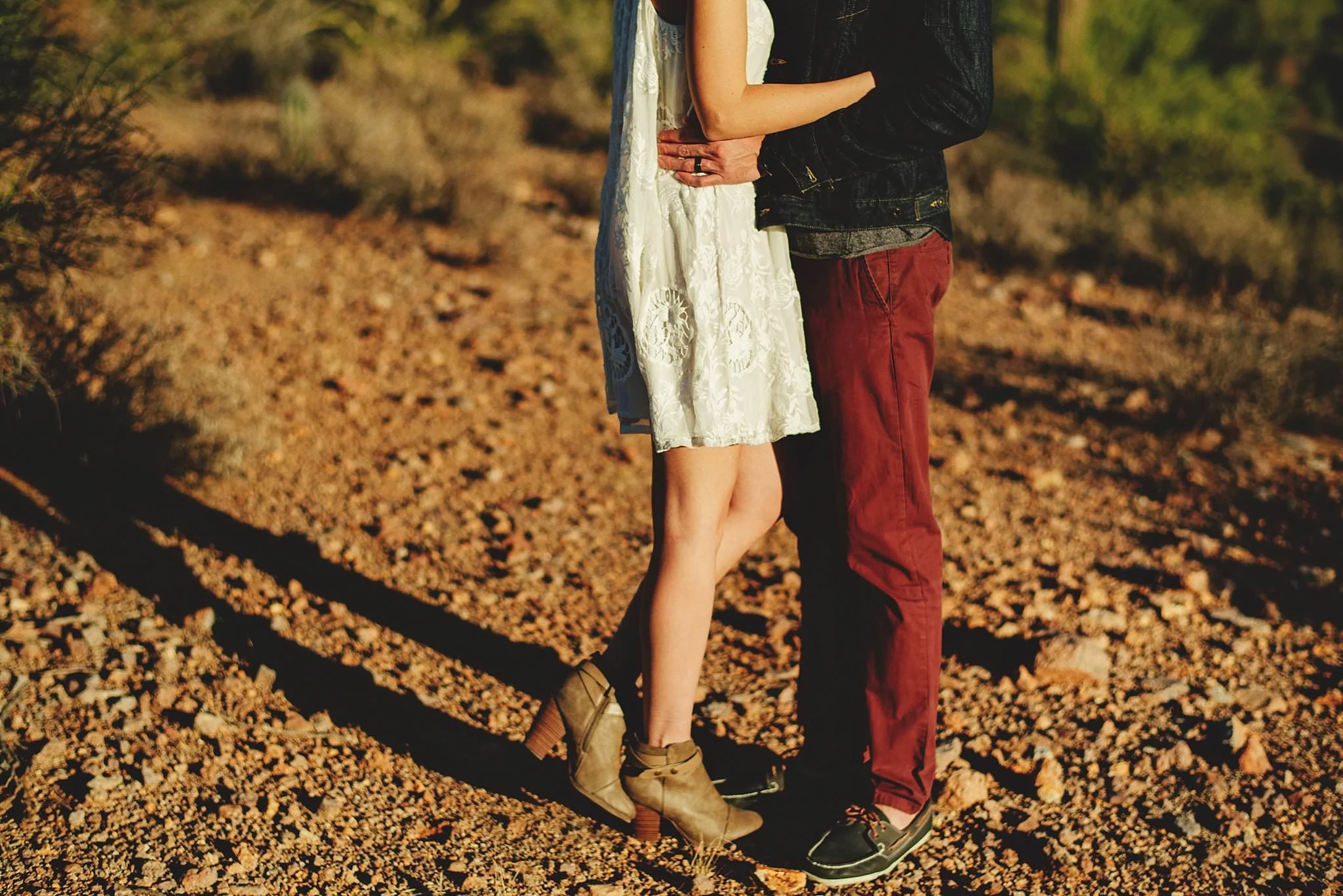 superstition-mountains-desert-engagement-photos-0010.jpg