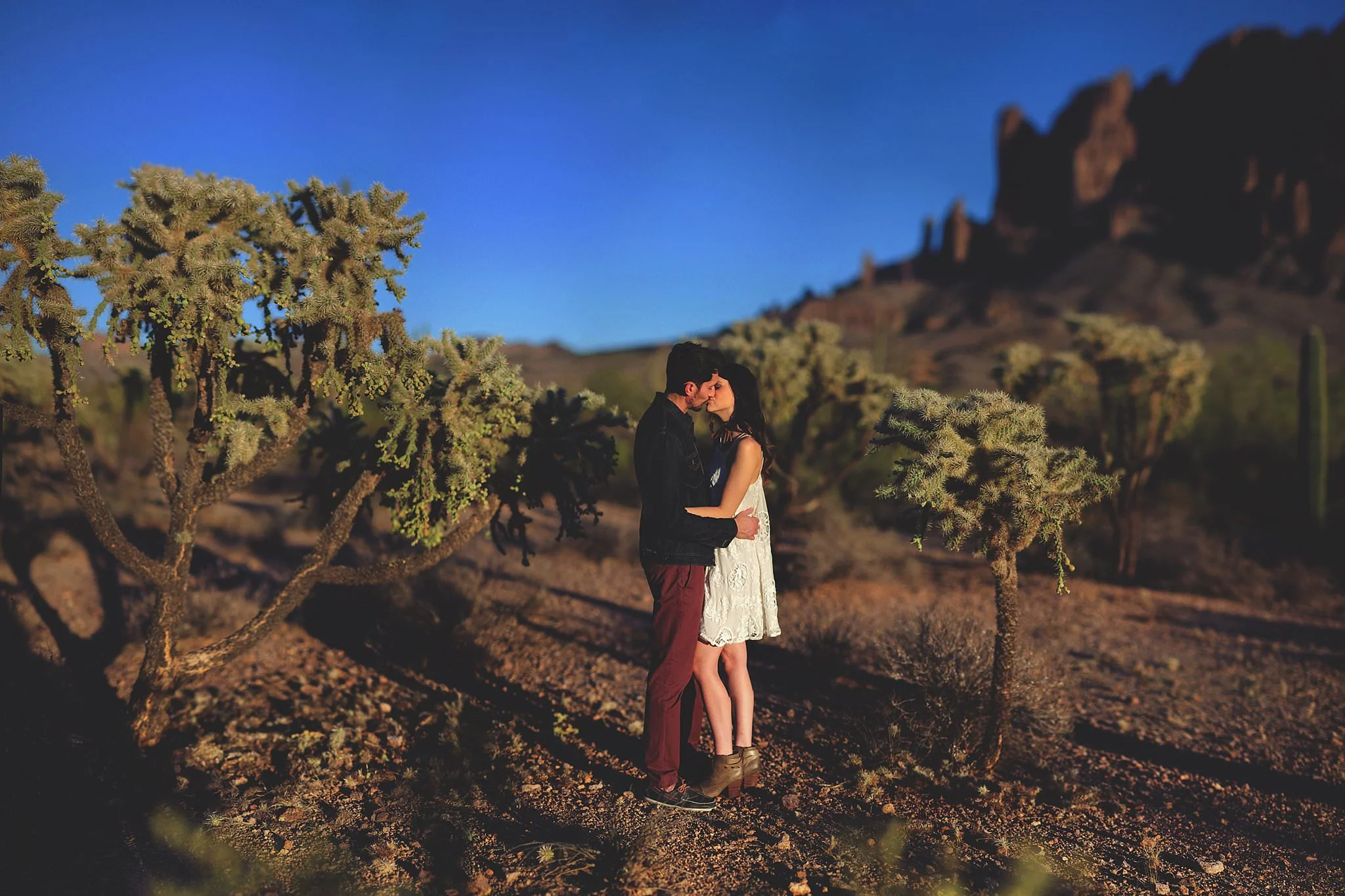 superstition-mountains-desert-engagement-photos-0012.jpg