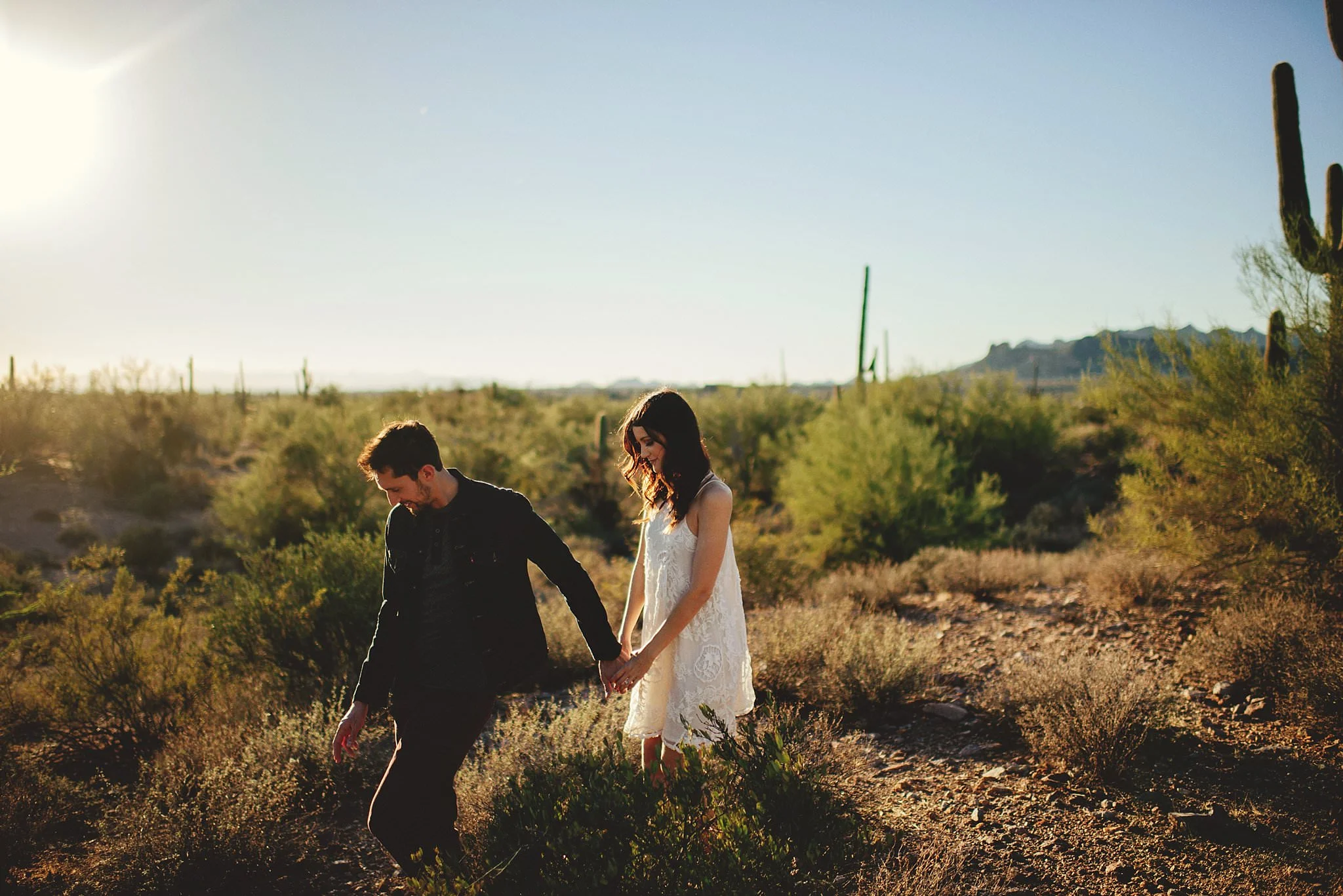 superstition-mountains-desert-engagement-photos-0014.jpg
