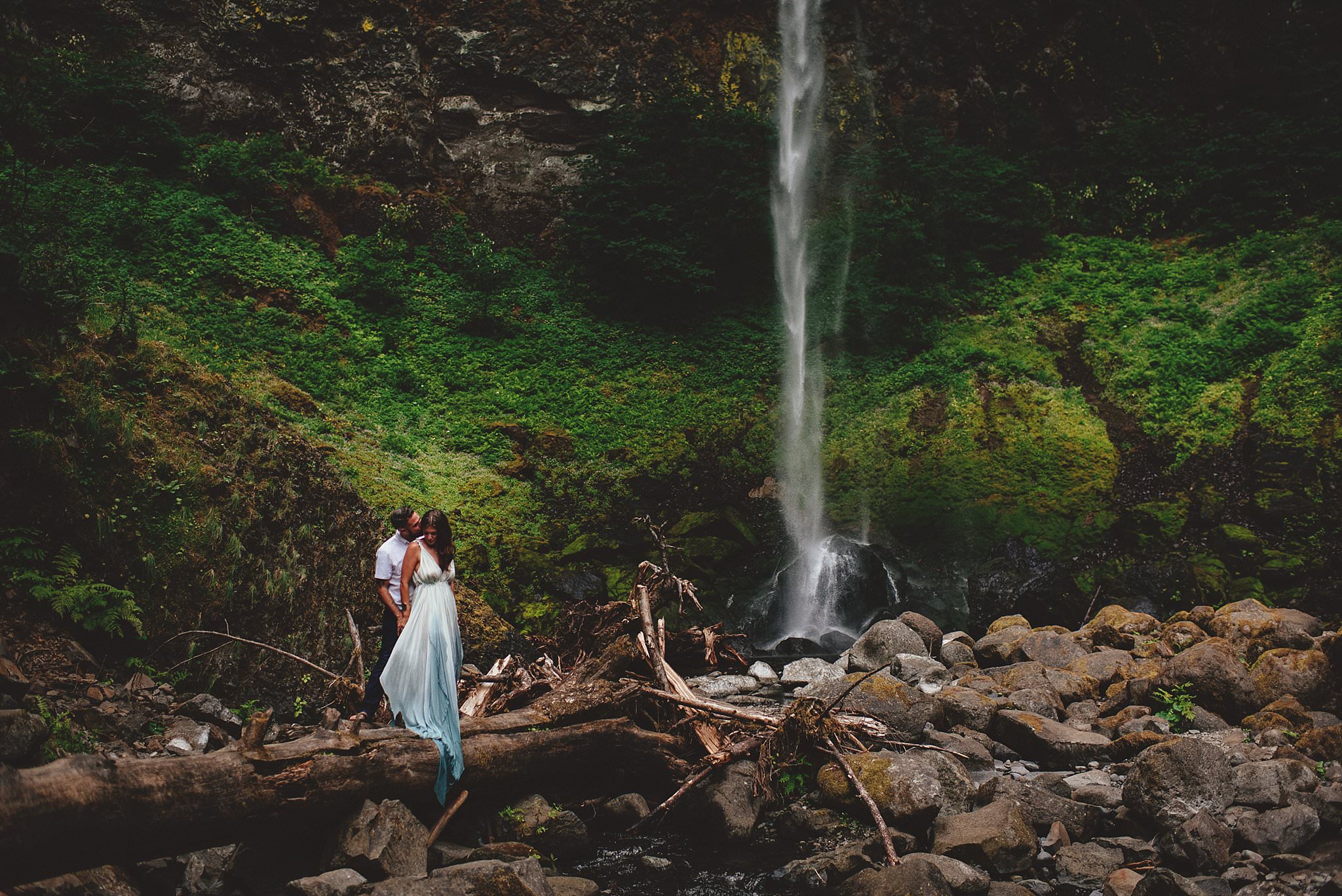 elowah-falls-columbia-river-gorge-engagement-photos-0038.JPG