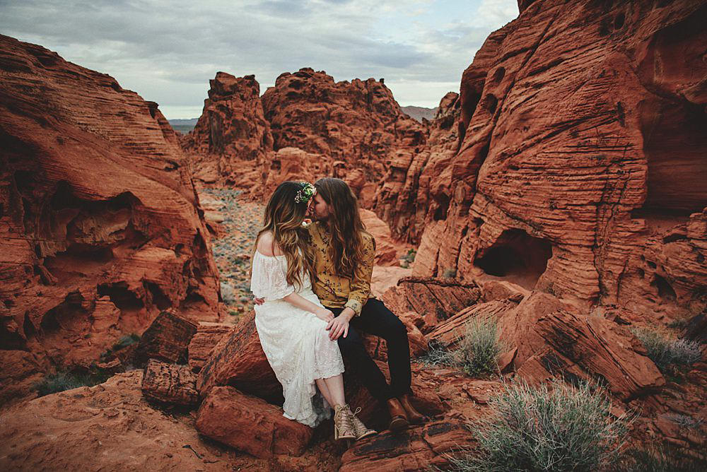 red rock canyon engagement photos