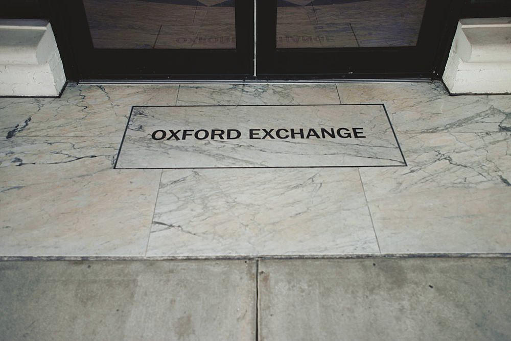 romantic-oxford-exchange-wedding-0004.jpg