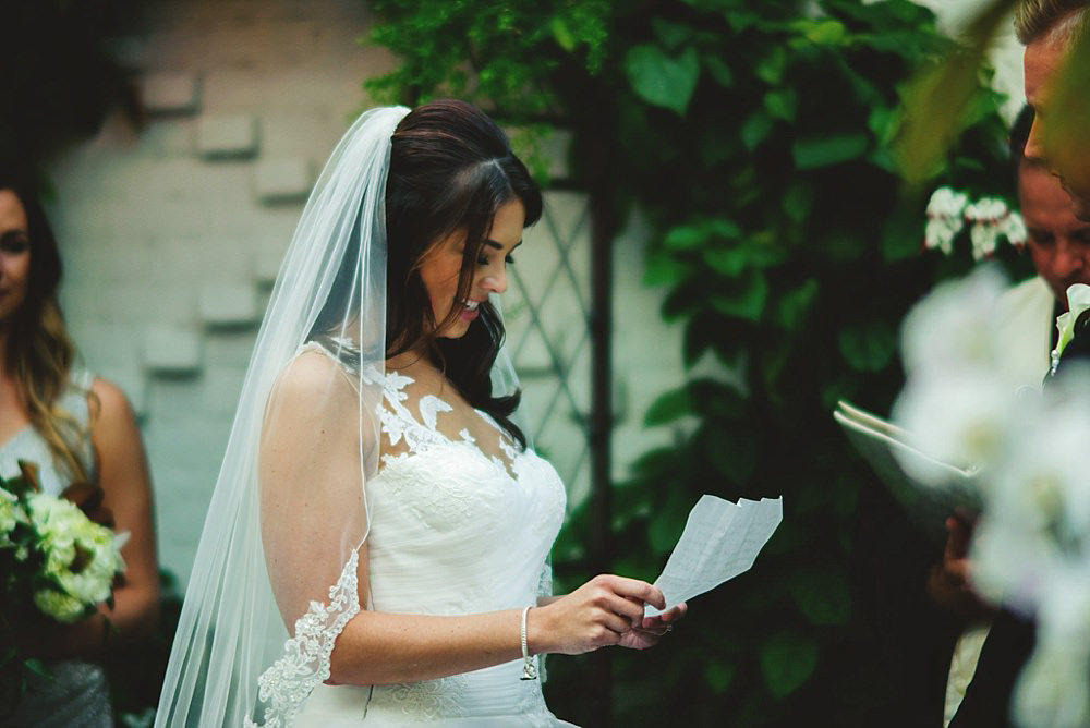 bride reading her vows