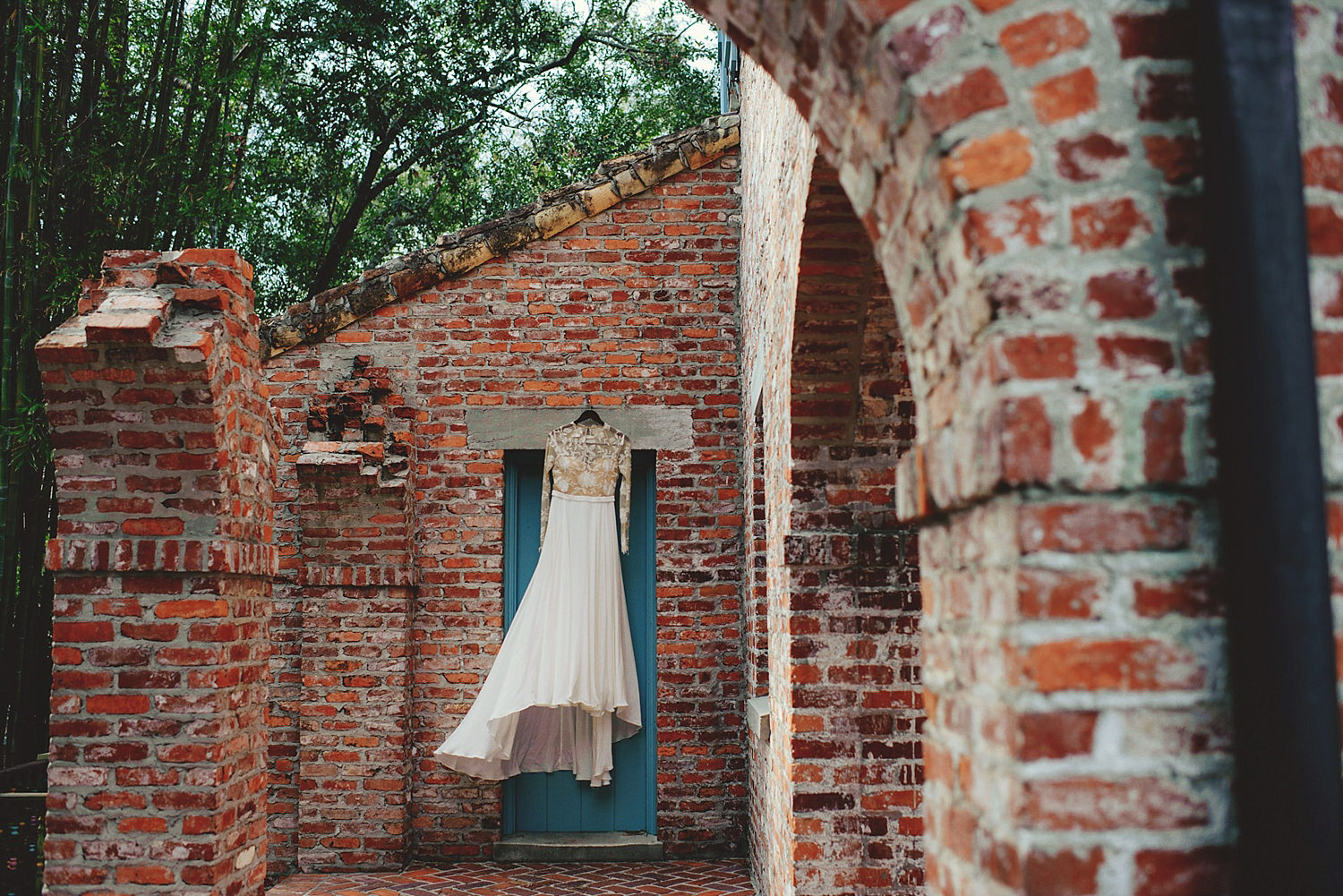 casa feliz wedding photos: bride's wedding dress