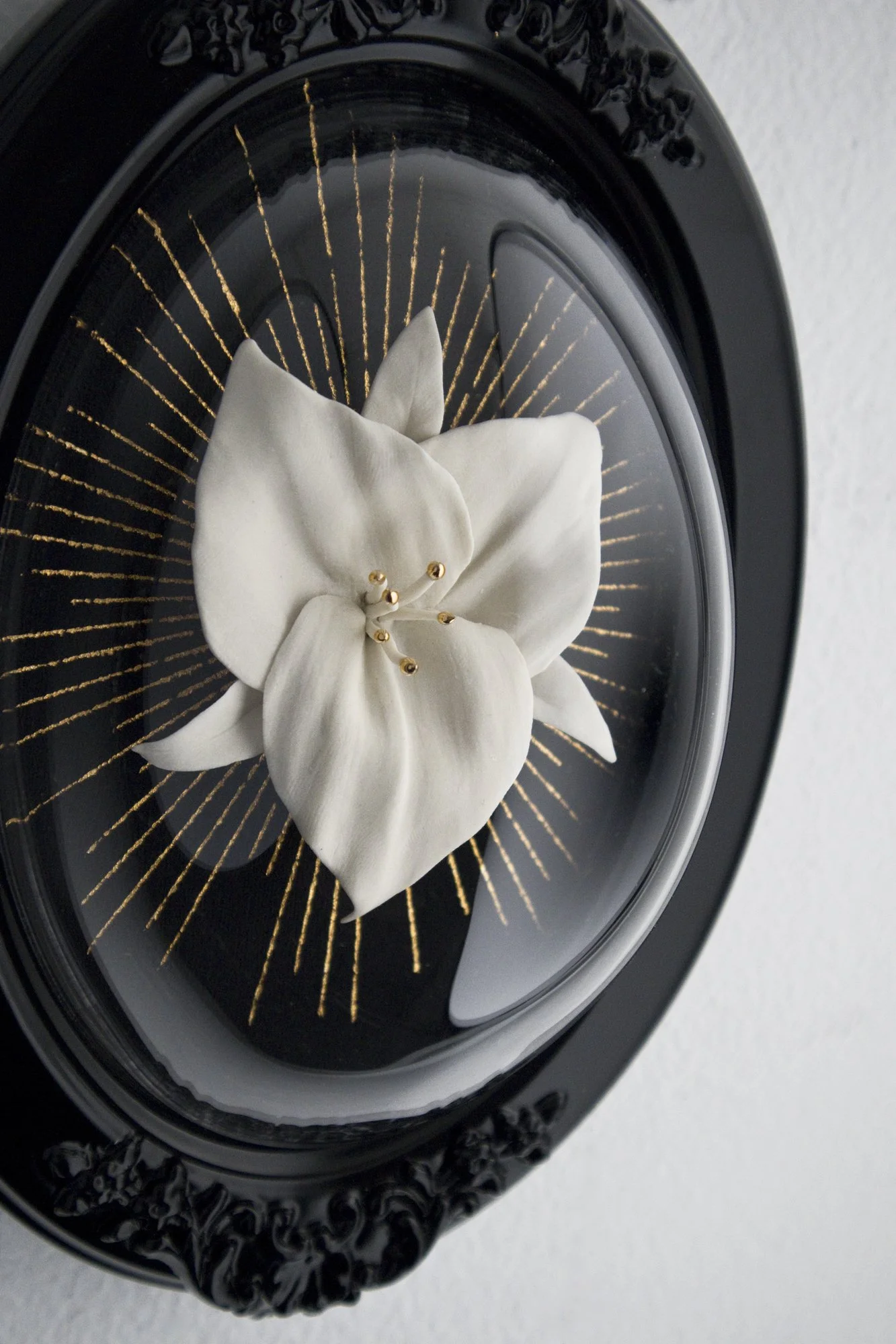 trillium black goth side1.jpg