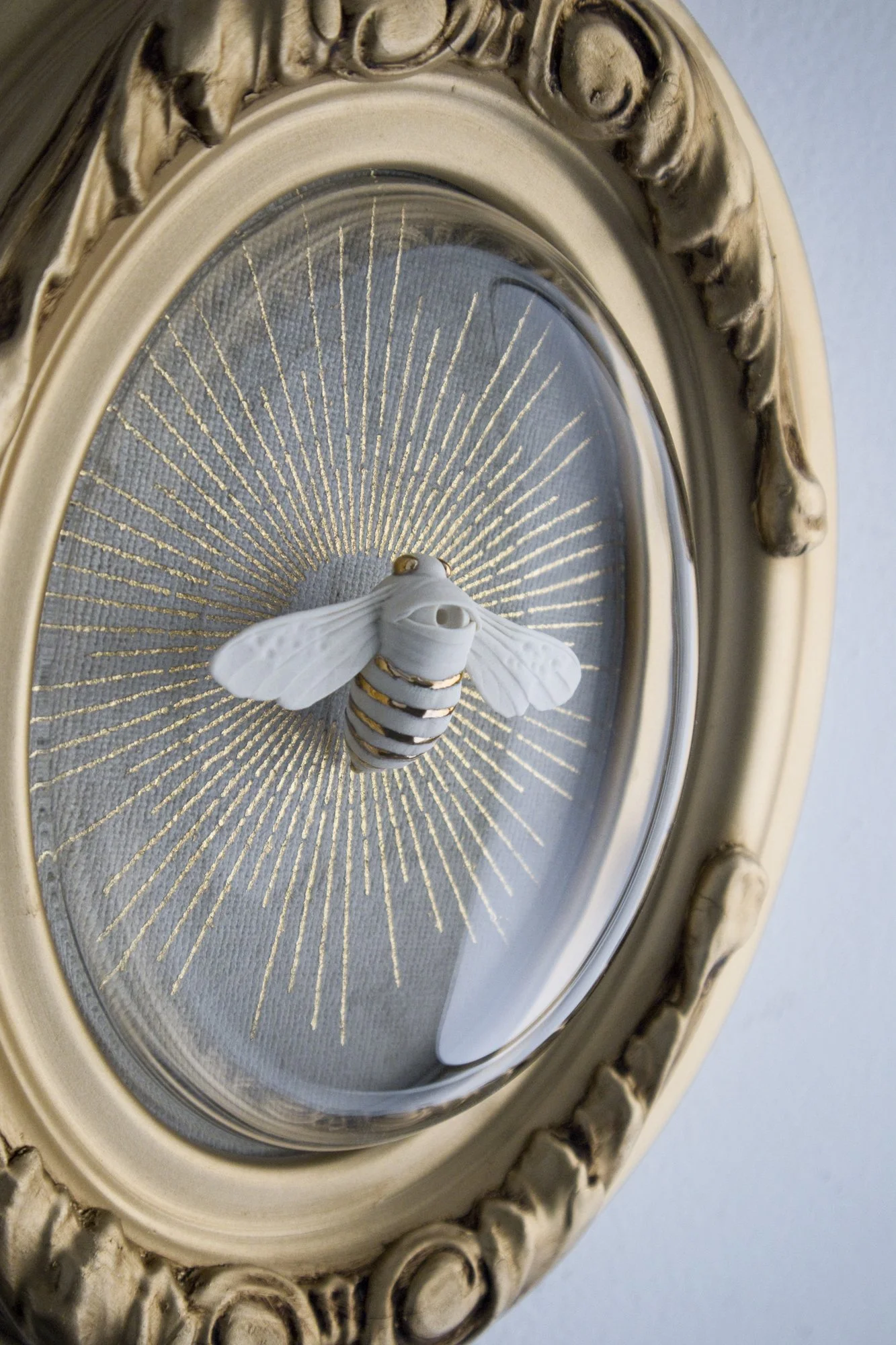 bee gold gold side.jpg