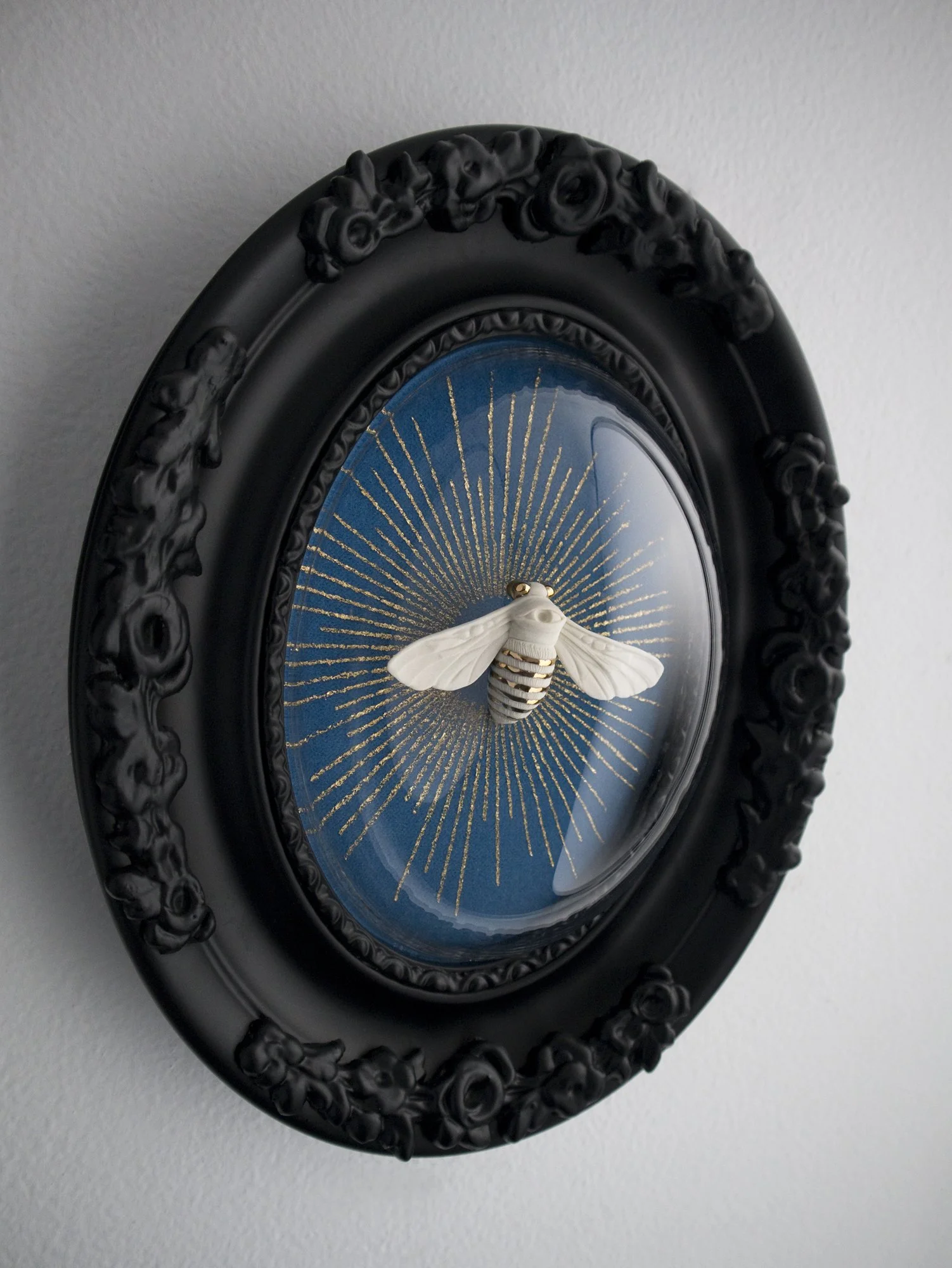 bee blue black side.jpg