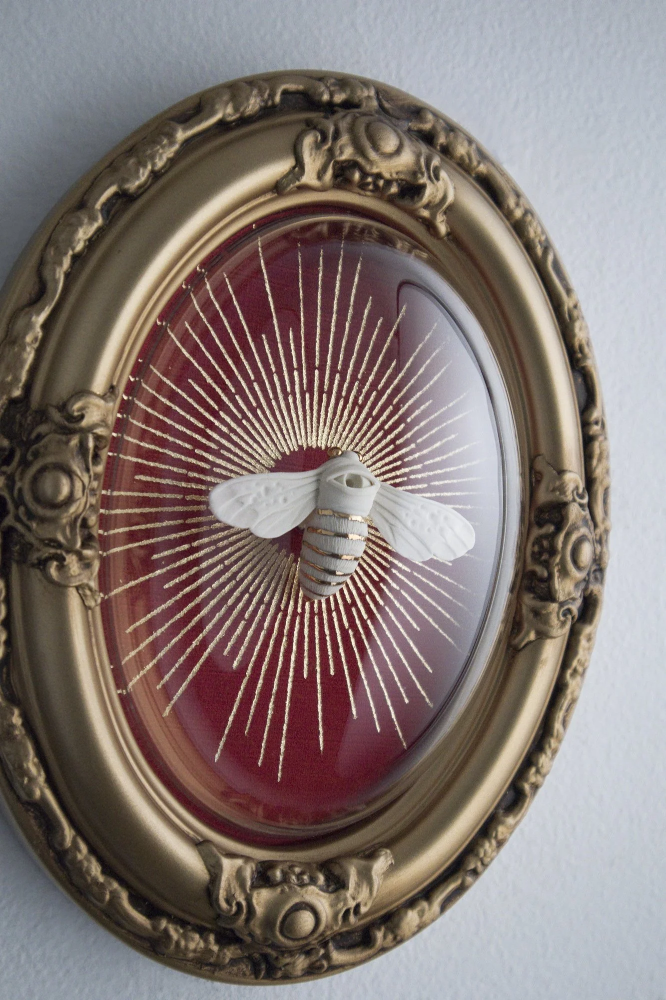 bee red gold main2.jpg