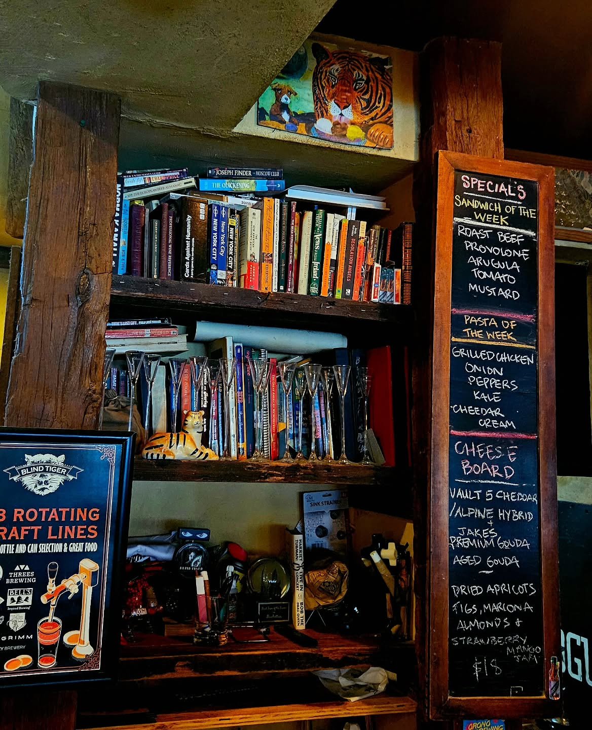 A fun game to play on a rainy day like today (or anytime, really) is to see how many tigers you can spot all around the bar. There's a couple in this photo to get you started... Let us know in the comments how many you can find. Ready, set, GO! 🐯