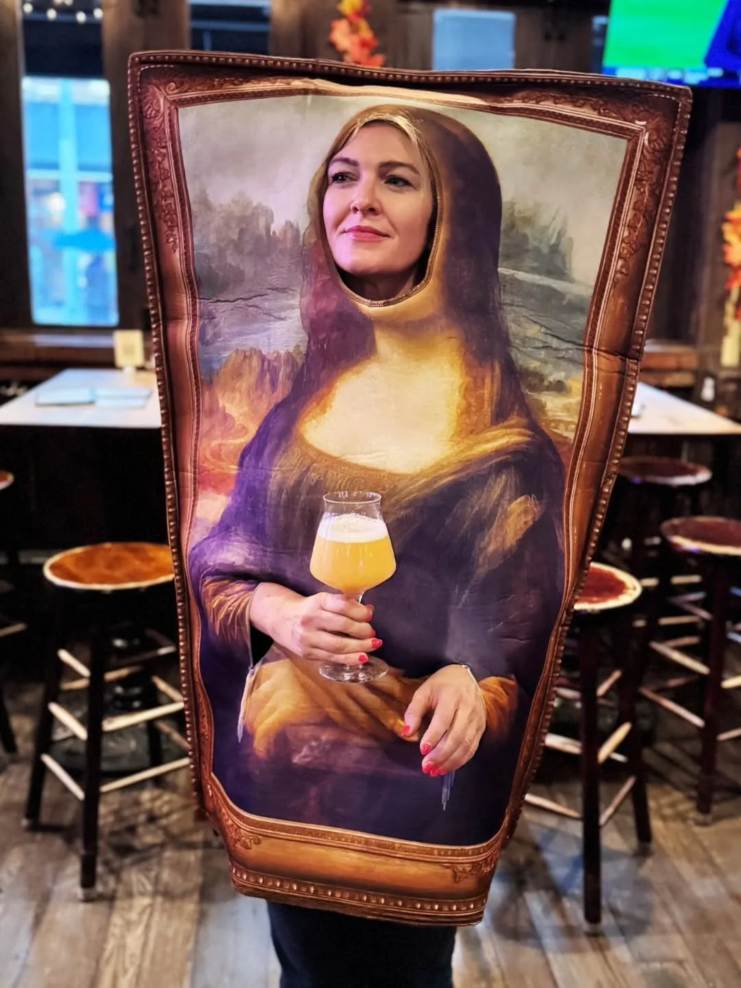 The jewels may still be missing from the Louvre heist but the Mona Lisa is safe and sound here on Bleecker Street... 😆 Get those costumes on and come celebrate with us, folks!