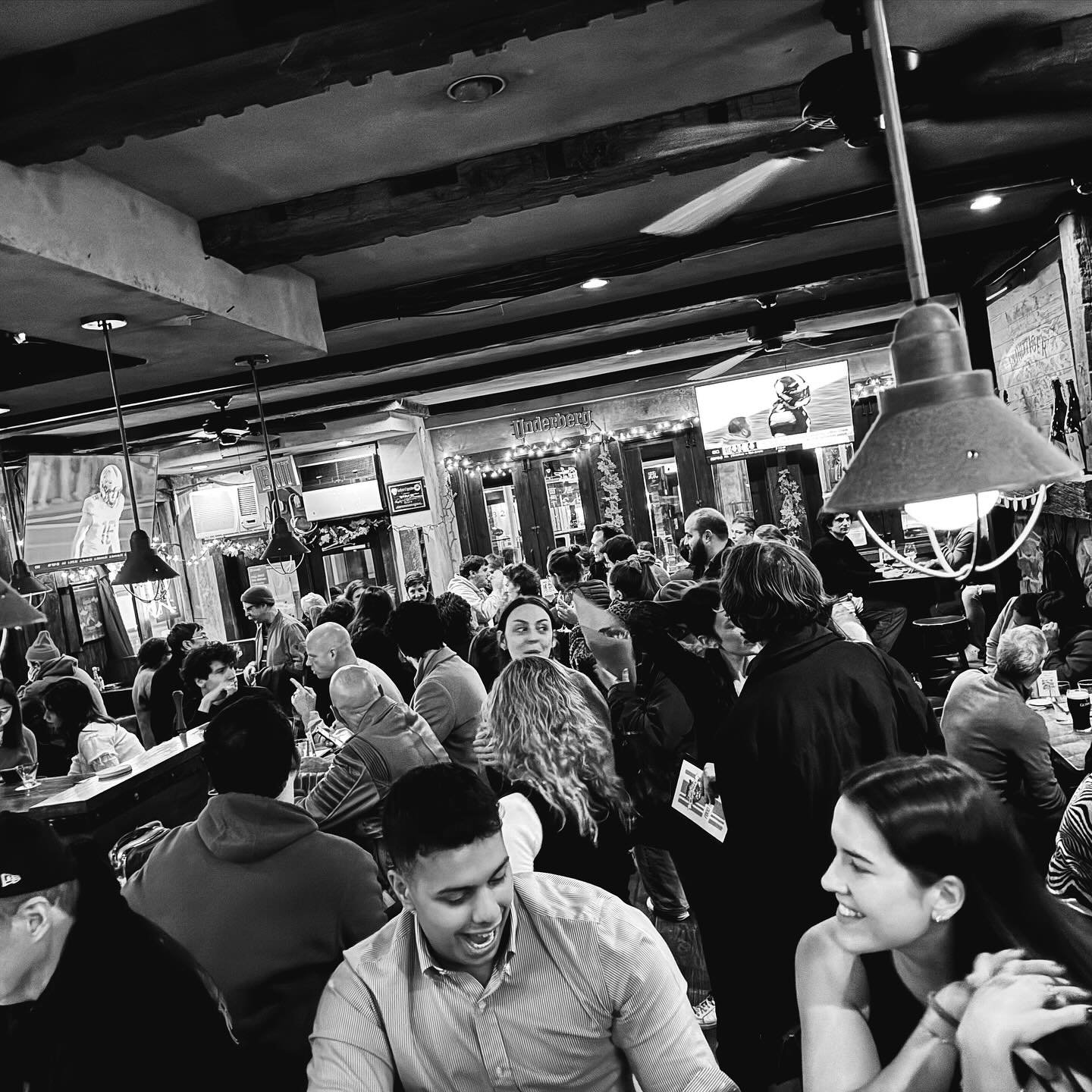 &ldquo;Nobody goes there nowadays, it&rsquo;s too crowded&rdquo;
- Yogi Berra probably

JUST TAPPED

@eqbrewery Mobius Congo Vanilla - Porter
@singlecutbeer With Monster Truck Force - WC IPA
@grimmales Chronos - Pilsner