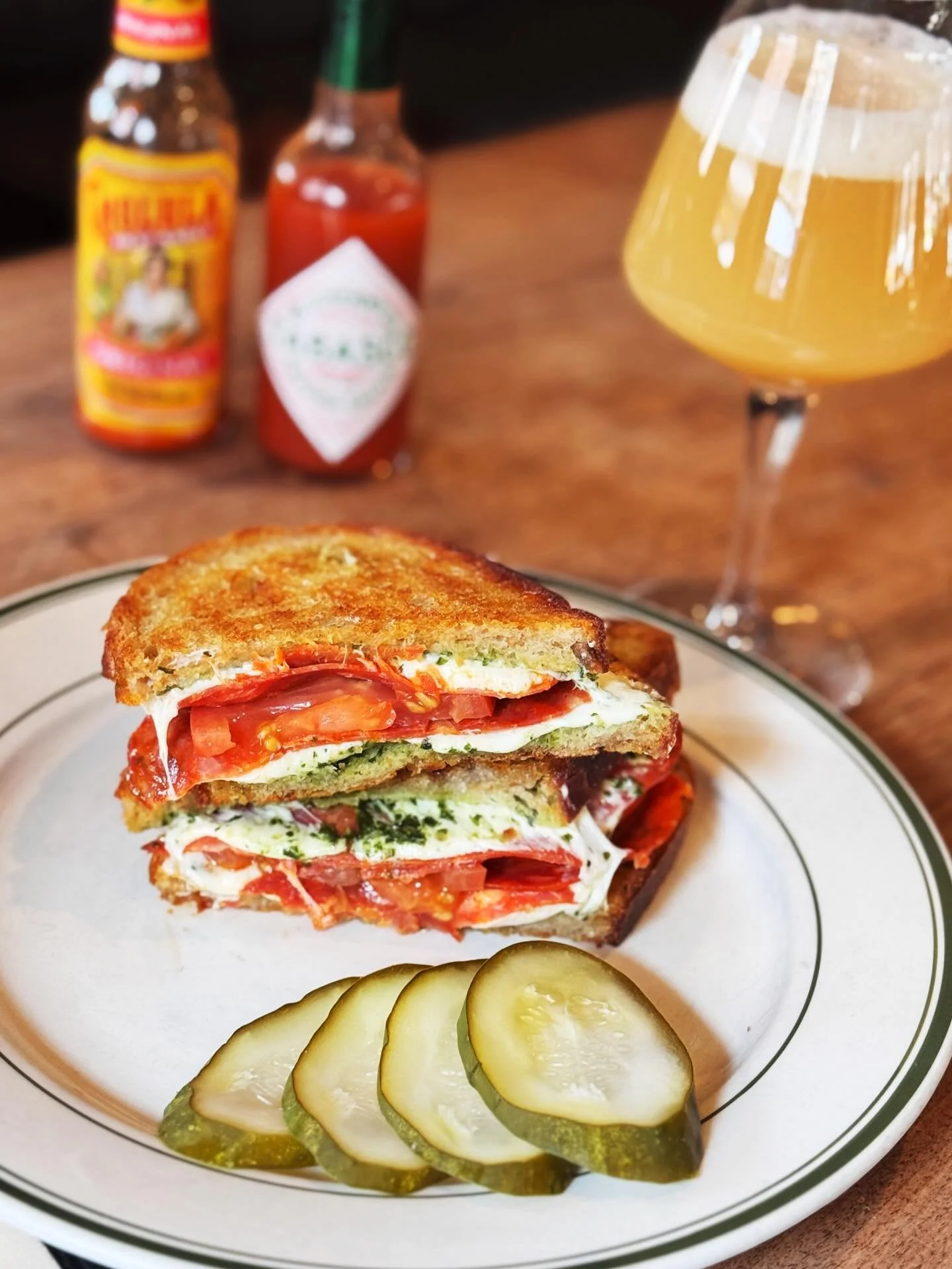 Last Sunday of the year. Doesn&rsquo;t make sense but we&rsquo;re here for it. Football, brunch, a roaring fireplace, @joemcdo behind the bar with some guy, but most importantly&hellip;..you guys. Hope to see you