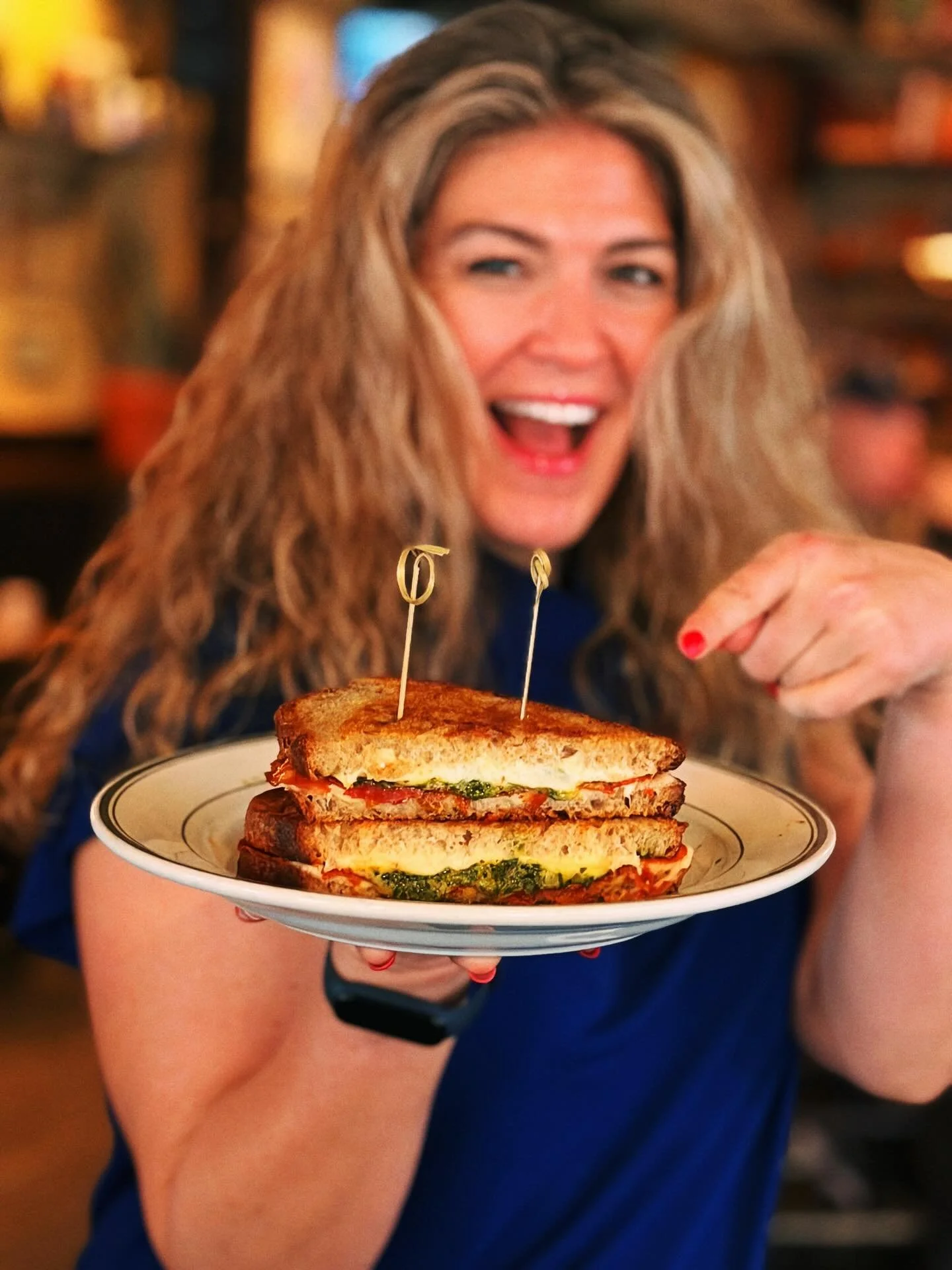 Did @teresadegaetano pass the vibe check with these incredible specials? 

SANDWICH
Spanish chorizo, provolone, pesto, mustard

PASTA
Beef sausage, roasted red peppers, onion, pesto &amp; bechamel