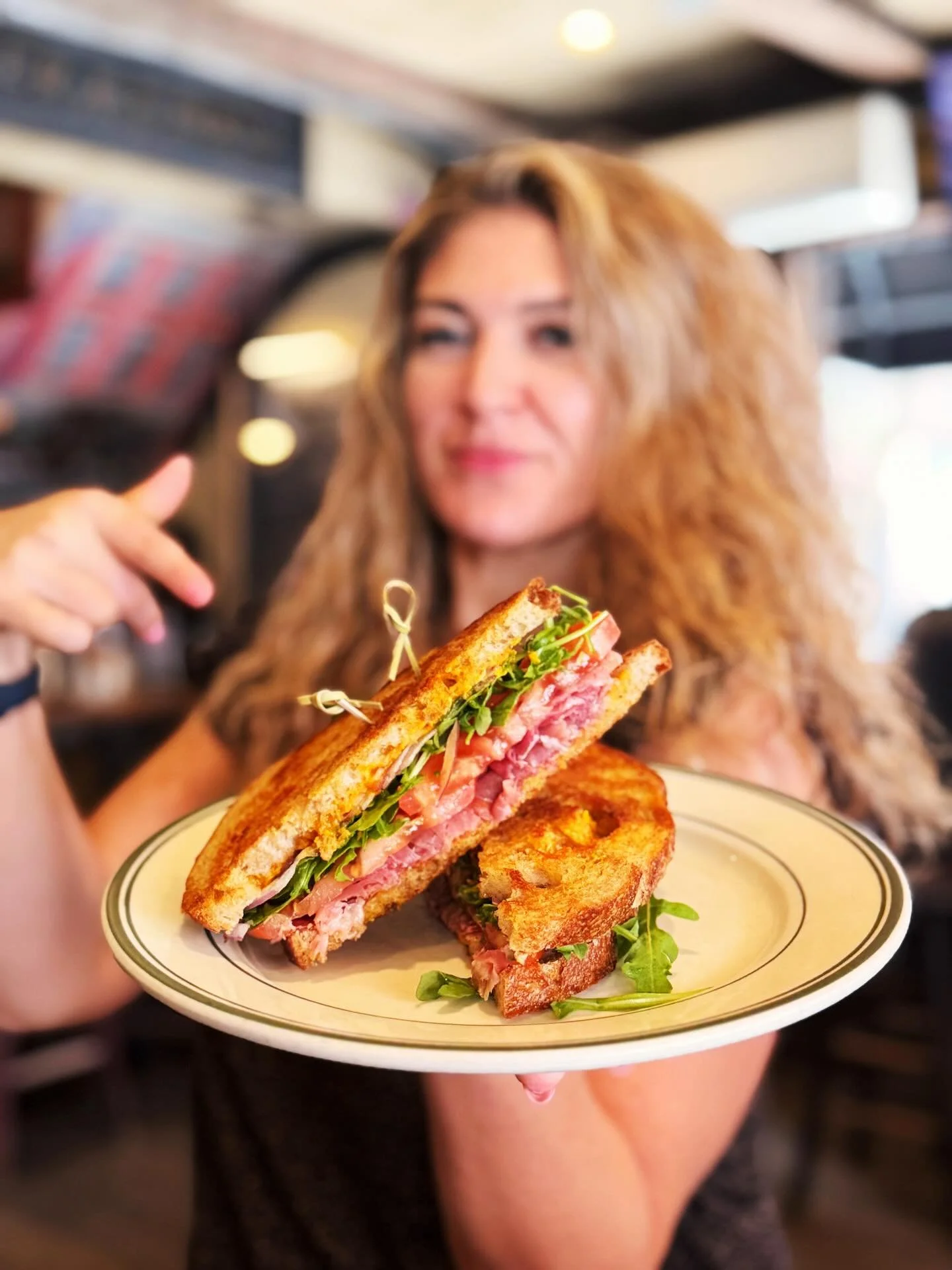 Guess who back, back again, @teresadegaetano back tell a friend

SANDWICH
Prosciutto, shropshire blue, red onion, tomato &amp; arugula

PASTA
Chicken, bacon, marinara, onion &amp; shaved Parmesan,