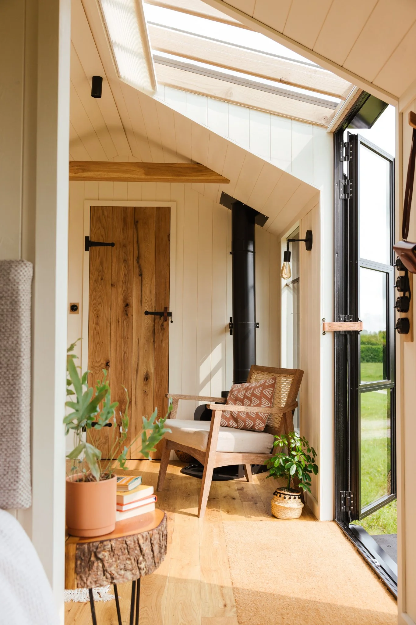 Olis-Huts-Bothy_Joanne-Crawford-71.jpg