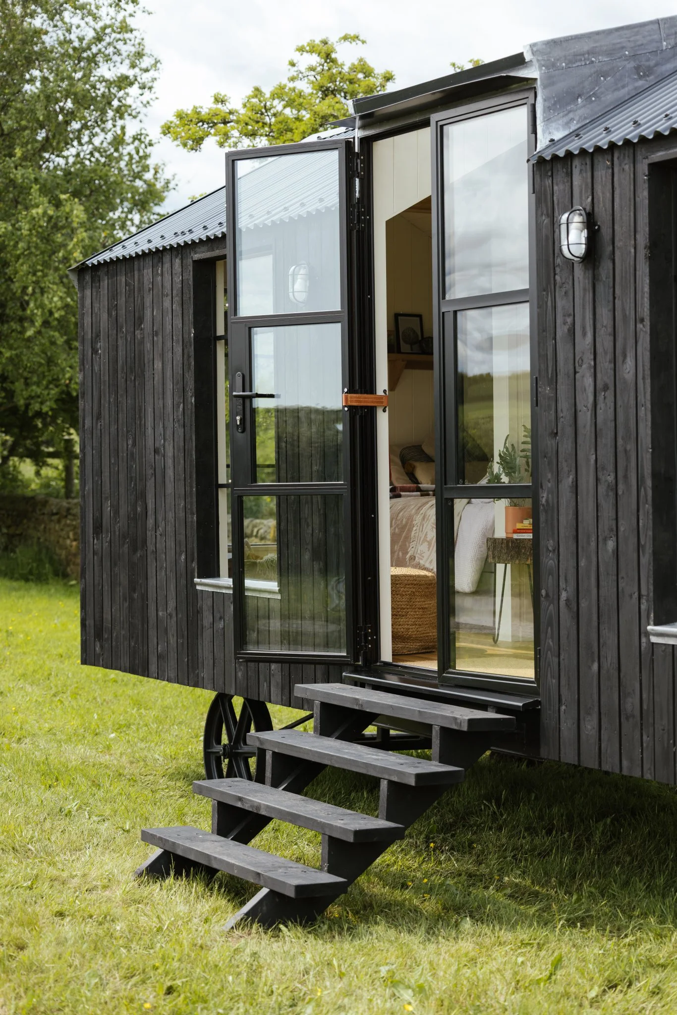 Olis-Huts-Bothy_Joanne-Crawford-172.jpg