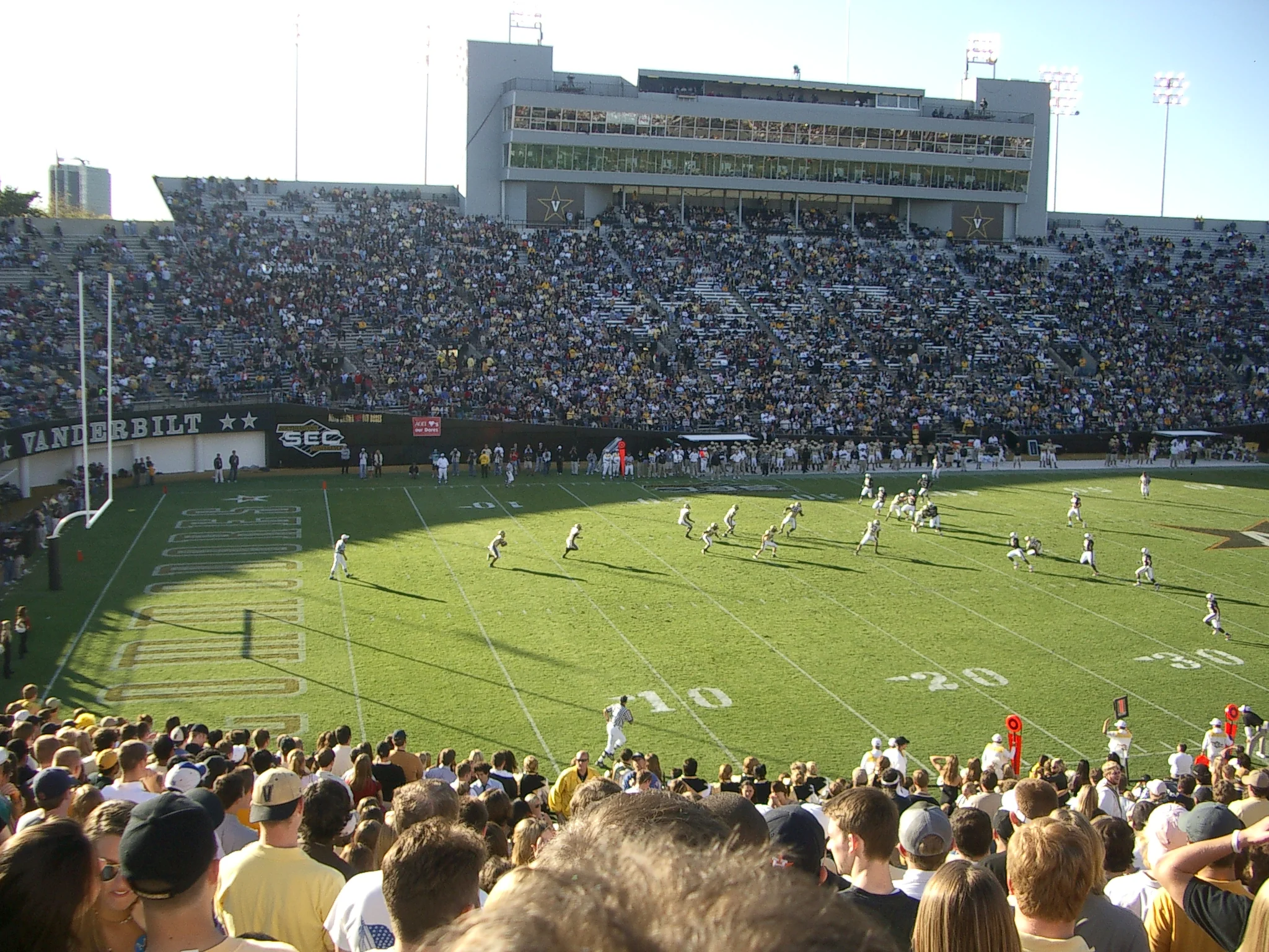 Vanderbilt_Stadium.jpg
