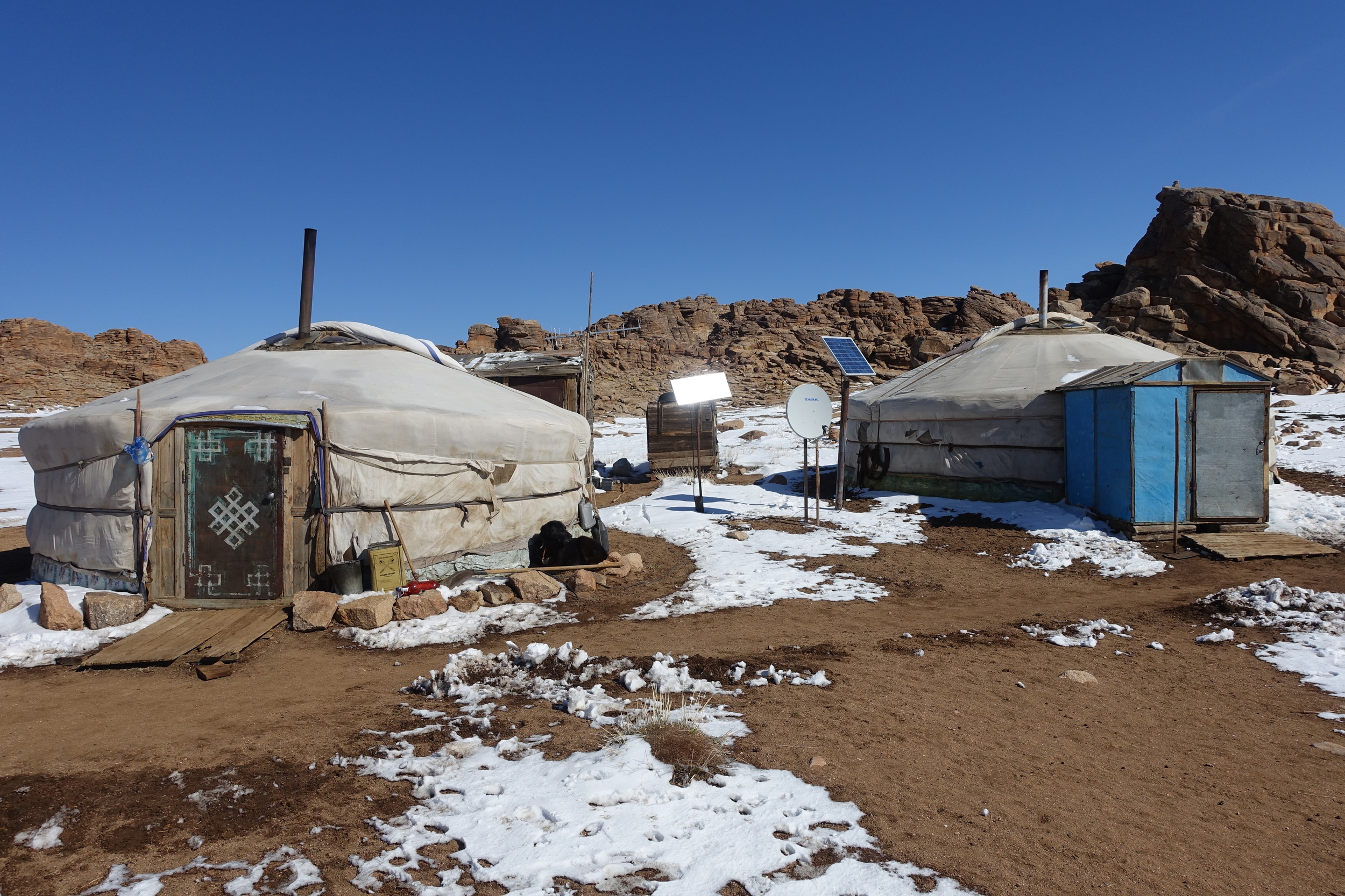  Building a second ger to host tourists allows nomadic families to increase their income. For tourists, this authentic type of accommodation gives a genuine experience of the Mongolian nomadic life. 