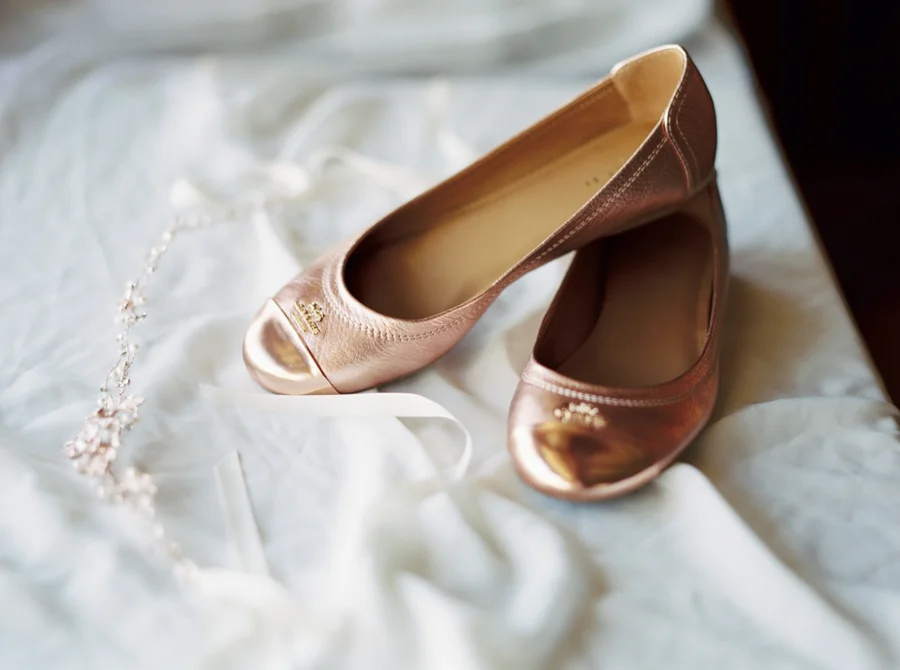 estate on the halifax in daytona beach, port orange fl wedding photos getting shoes photo