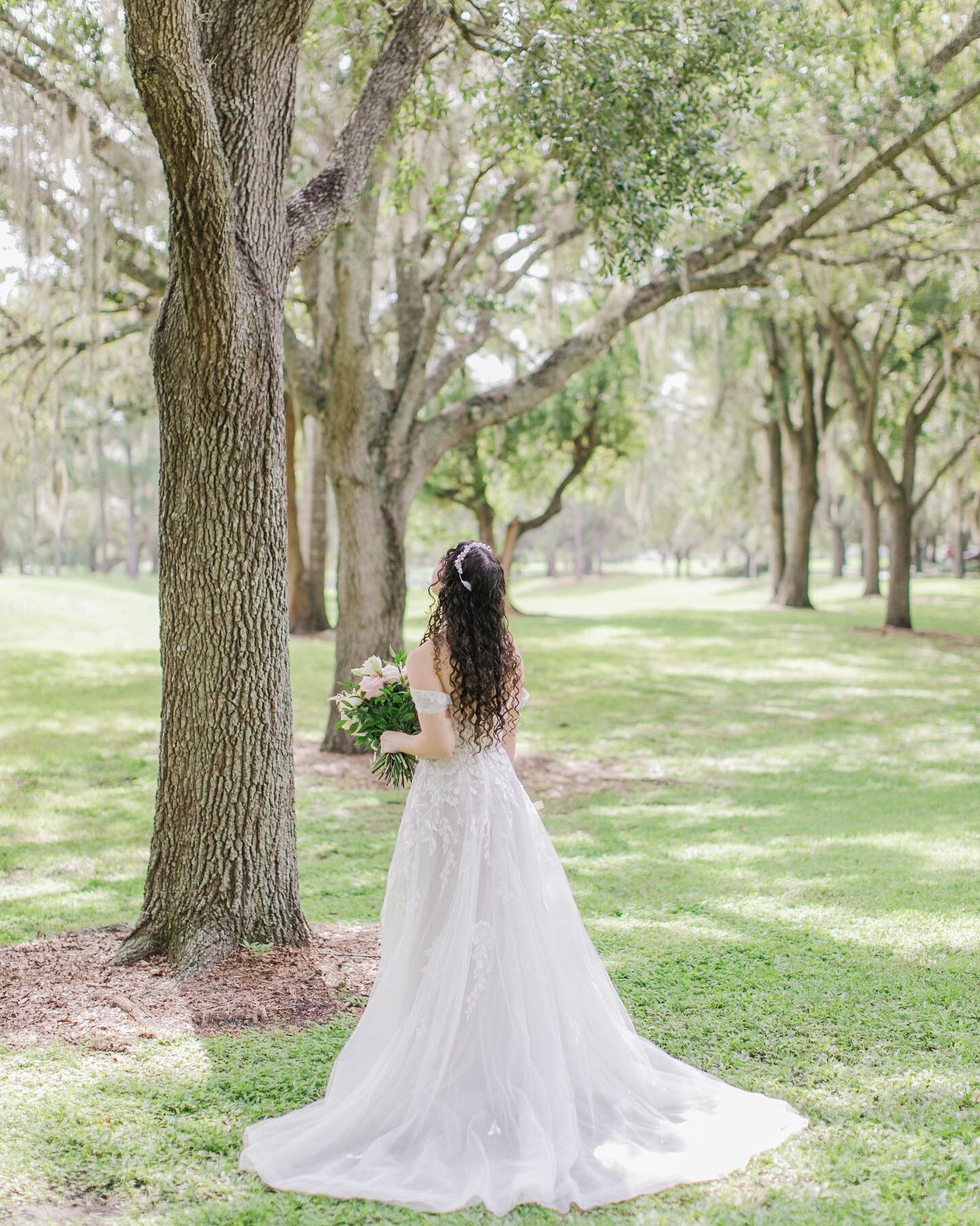 @katiaduff just being a casual forest fairy on her wedding day 😍 @cypressgroveestatehouse