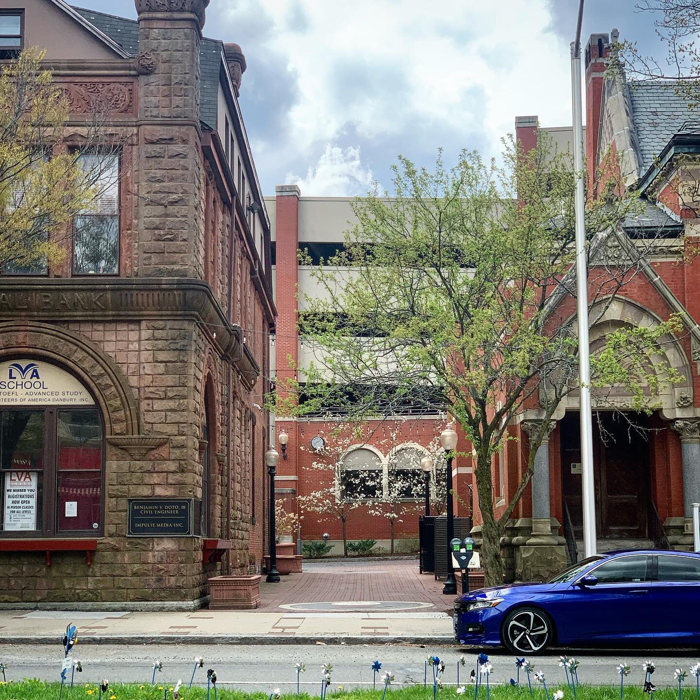 Excited to work with @citycenterdanbury to activate some spaces on their BEAUTIFUL Main Street!!
.
.
.
What do you think of this beautiful space?
.
.
.
#mainstreetusa #mainstreet #placemaking #activations #space #urbanist #economicdevelopment #walkab