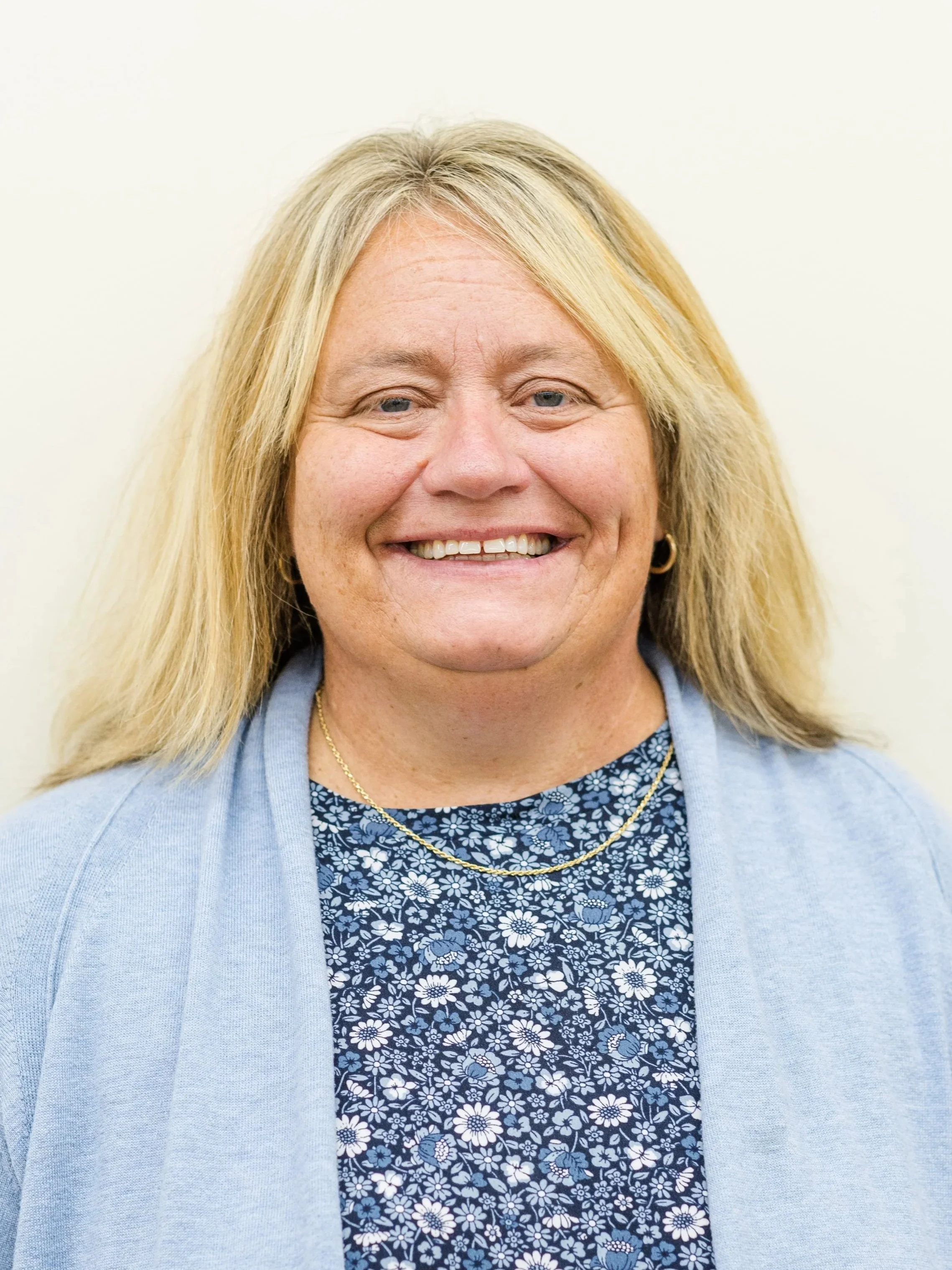 Lisa Hoffman, Tutor