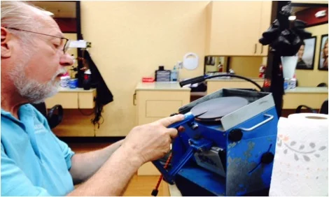 robb-keli-balfour-robbs-edge-express-shear-sharpening-sales-slideshow-4.jpg