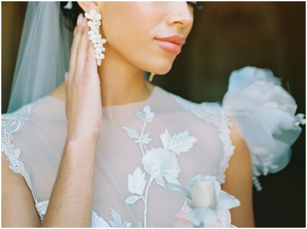  Bridal accessories and wedding dress details 