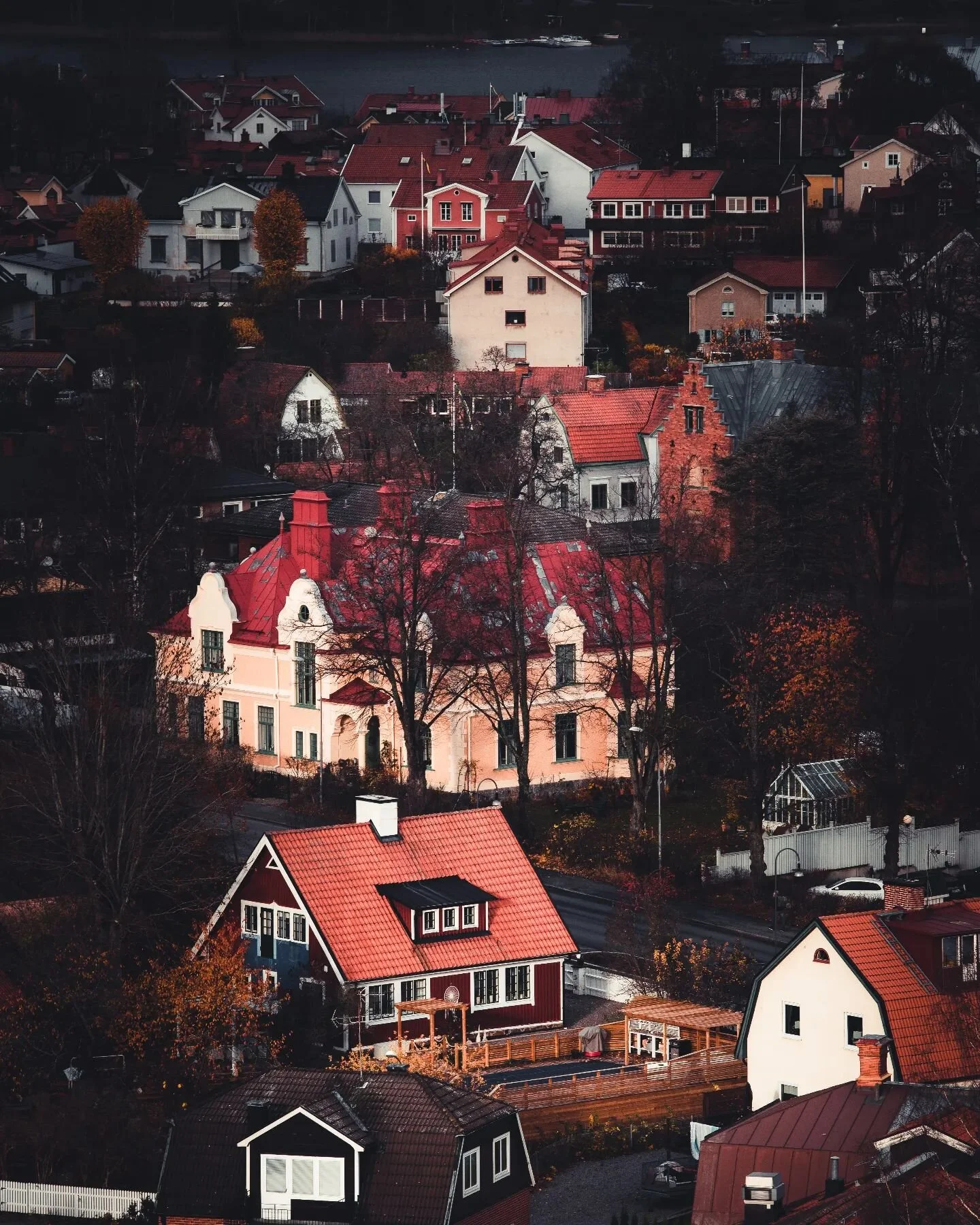 Hittade en gammal bild p&aring; #str&auml;ngn&auml;s fr&aring;n f&ouml;rra &aring;ret. 😊

#photooftheday #sweden #fotograf #foto #city #landscape #landskap #cityscapes