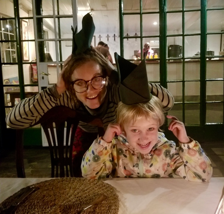 This is the second time my four-year-old daughter Noemi came with me to Kenya. And on picture day she even insisted on me taking her photo too, just like all the other kids. Giving her the chance to grow up knowing the Ubuntu kids and teachers (espe…