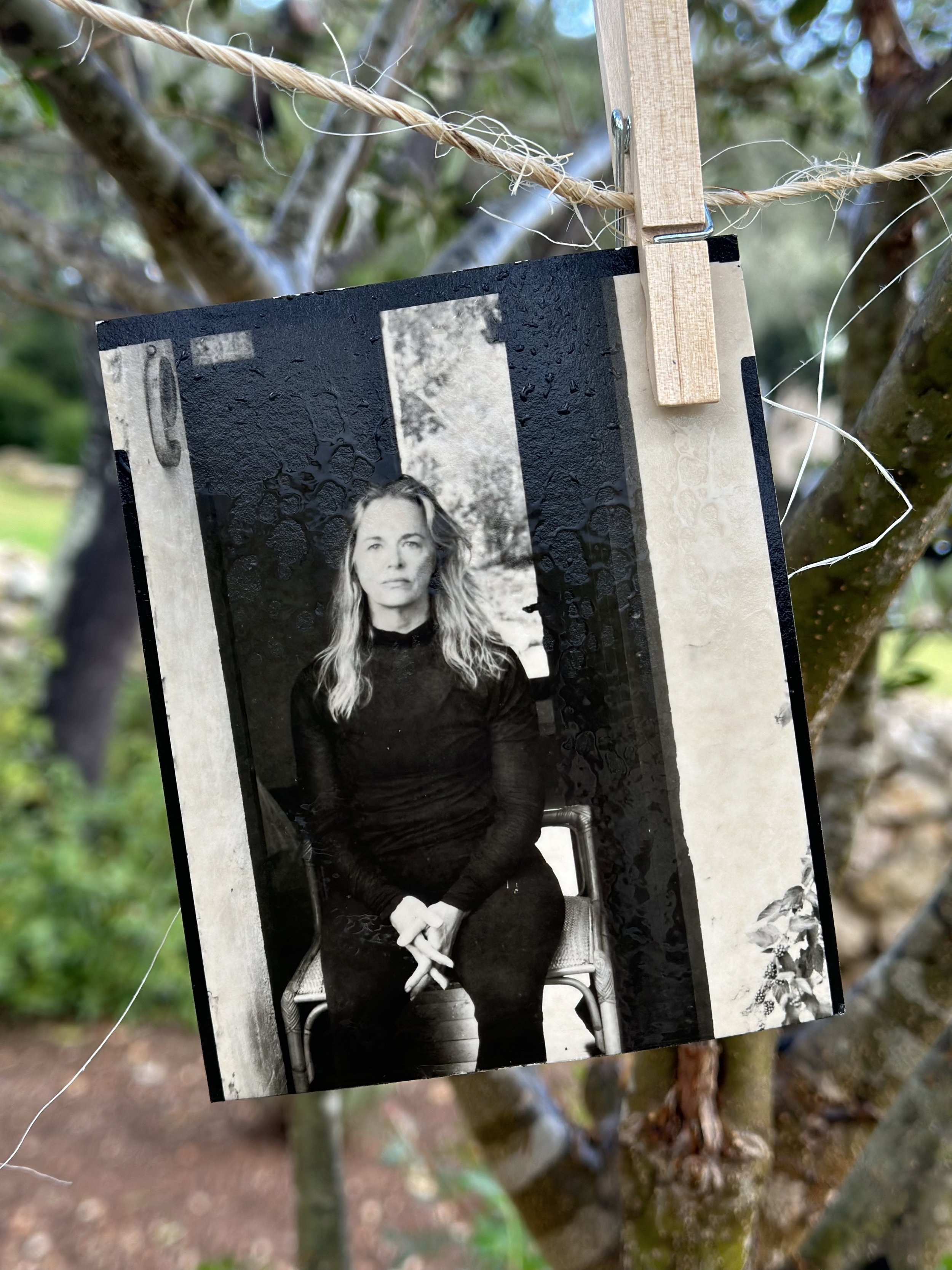CATHRYN MALLORCA on TREE Close.jpg