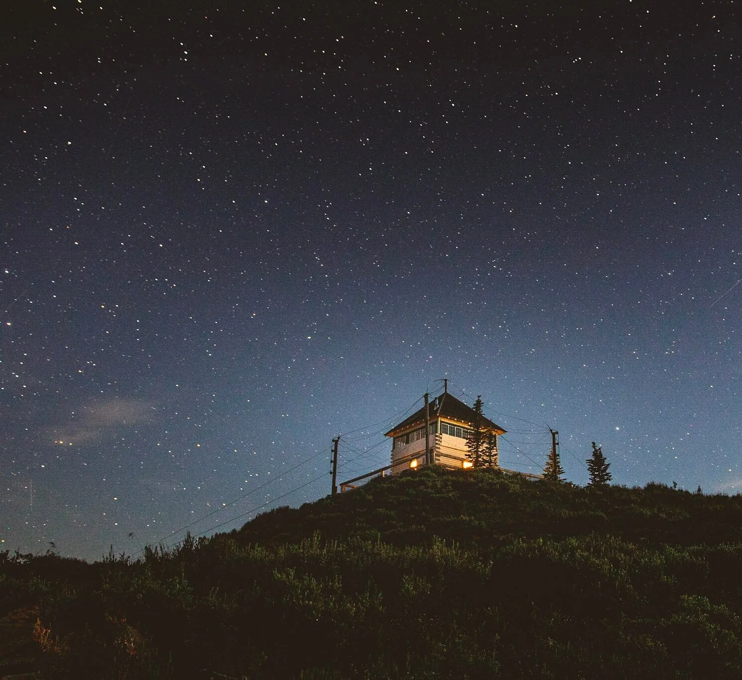 Canon 7D Mark II with a Sigma 18-35mm F1.8 on Manfrotto tripod with FLM ball head:   20 sec     F2.8     ISO 800