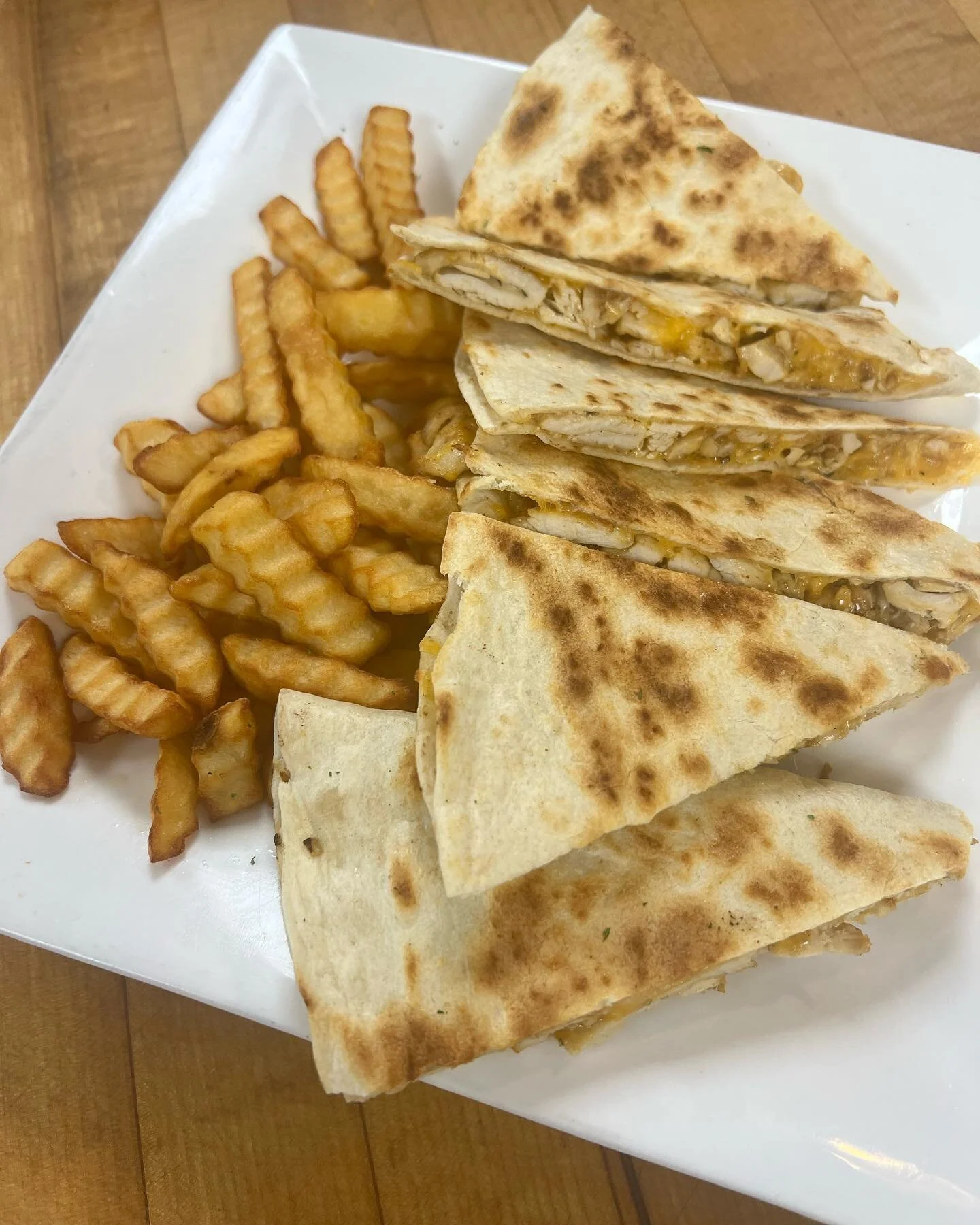 Chicken &amp; Cheddar Cheese Quesadilla 😎