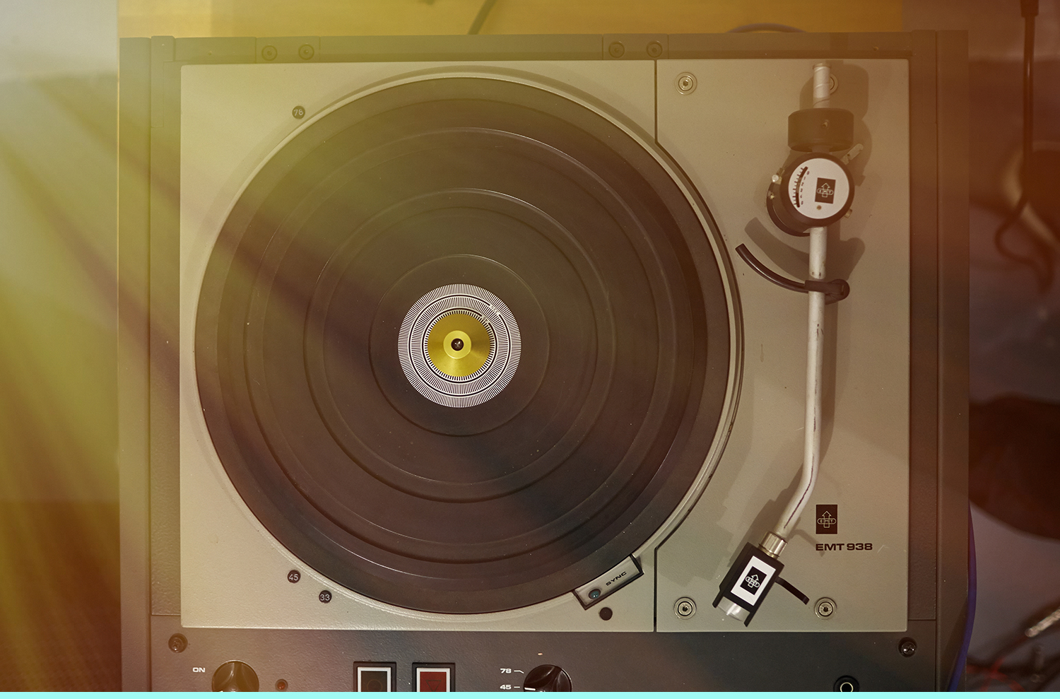 High-end turntable for digital transfers