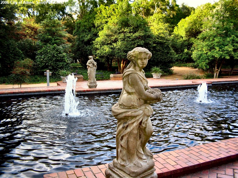 statues-and-pool-fountains.jpg