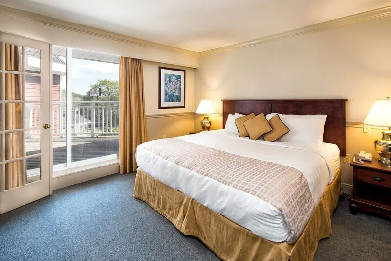 Bedroom Suite 302