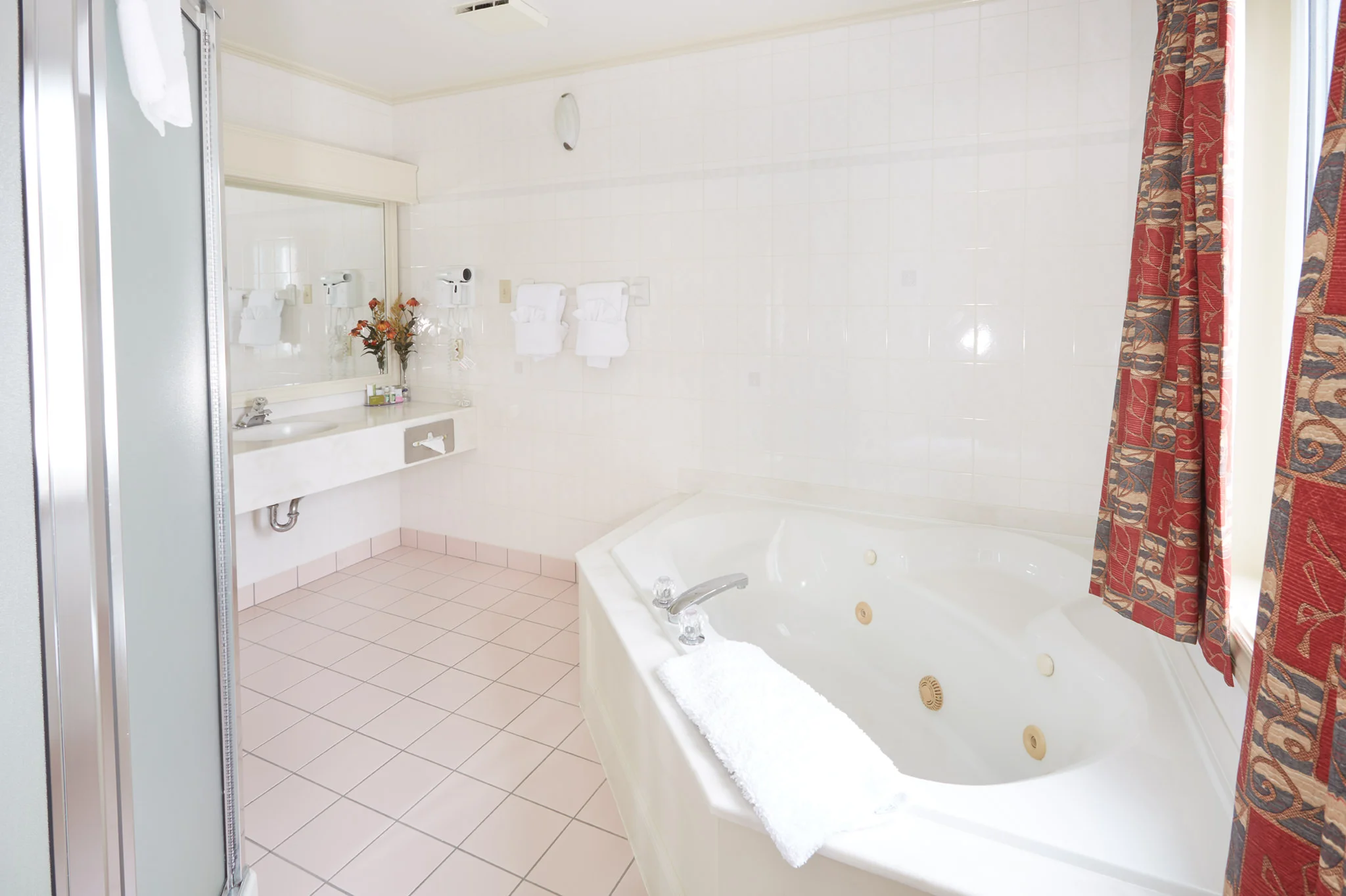 2 Story 1 Bedroom Suite - Master Bath 357