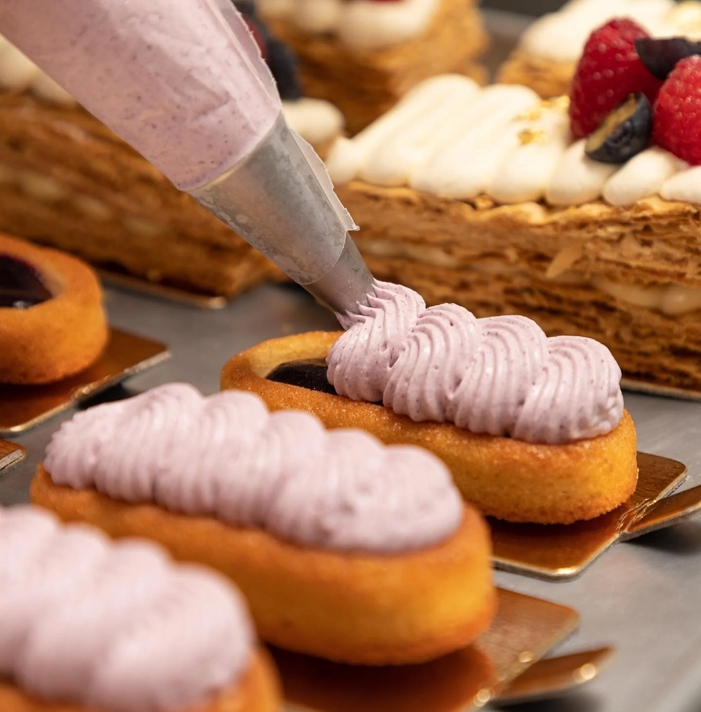 Had a fantastic morning shooting all the delicious goodies @leabrook_cakeartistry and @leabrookbakehousepatisserie the other day.⠀
⠀
If you&rsquo;re in the area you must try their pies and sweet croissants. I may have sampled a few during the shoot..