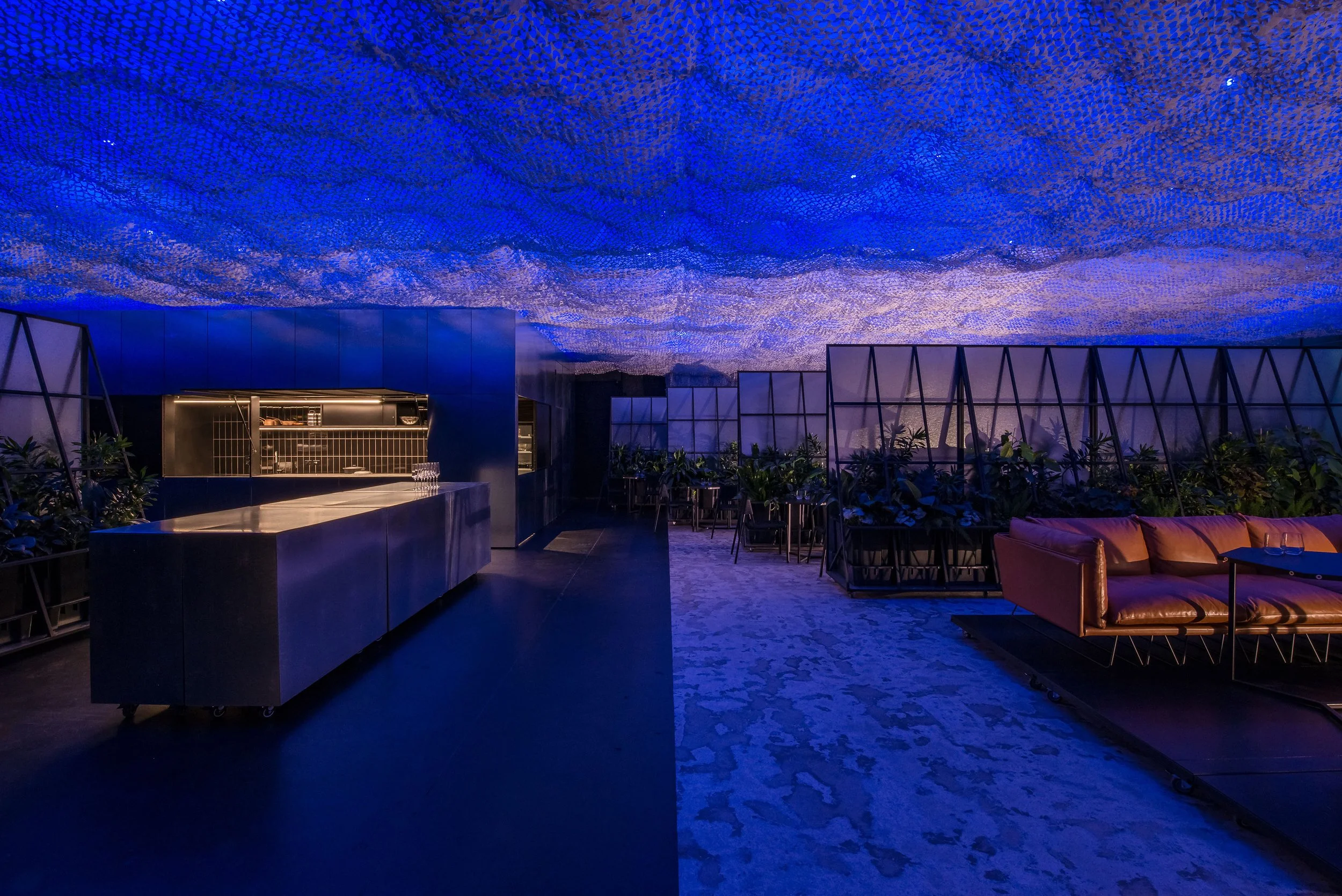 Space & Time Russell & George Bar 02.jpg