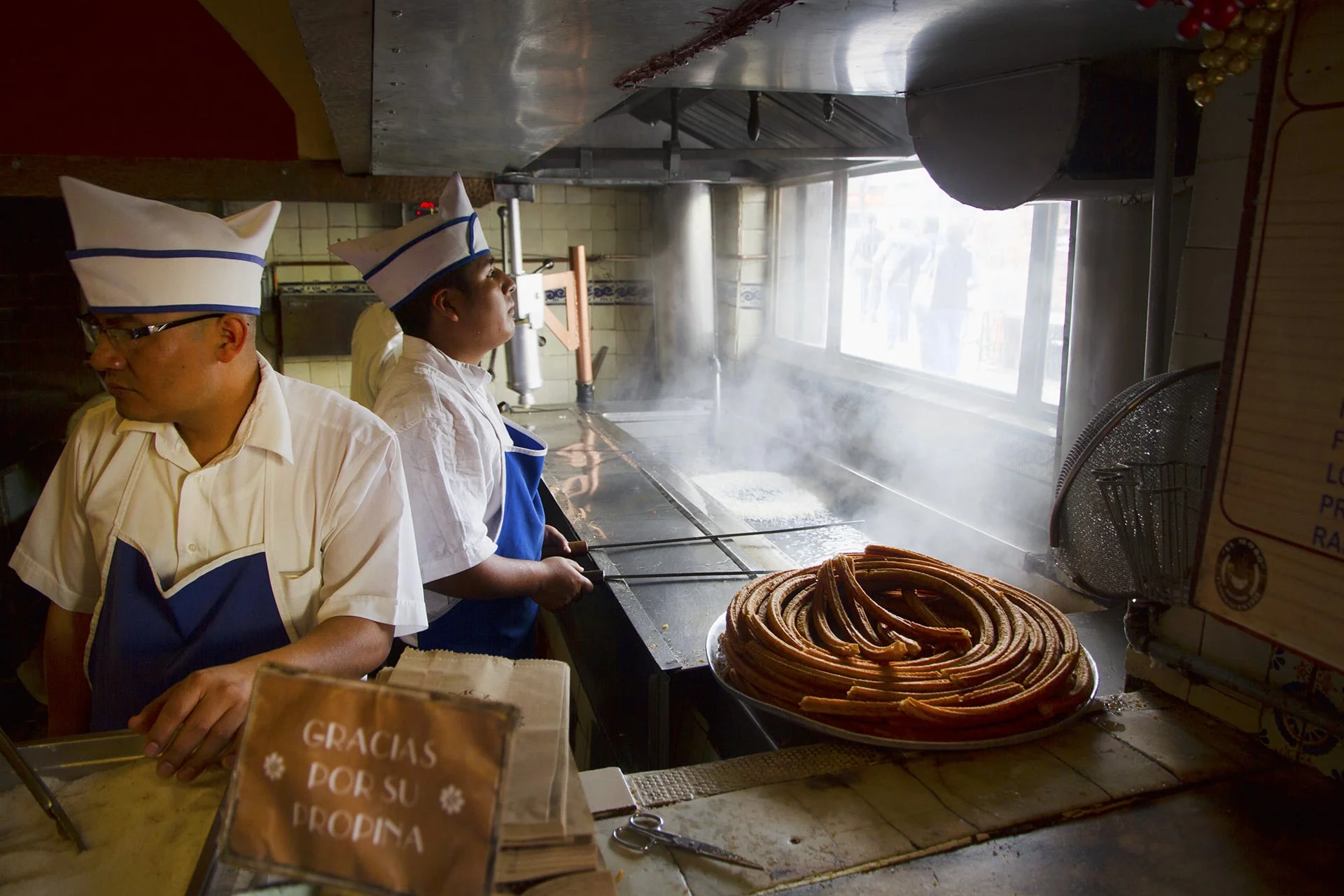 With our hunger for volcanos temporarily satisfied, focus turns to indulging in the delicacies offered up by Mexico City. 