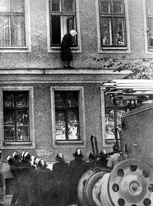 Although we are not sure the woman in the picture is Olga Segler, we use this image illustrating this post, as it reflected a similar situation as related in the article. 